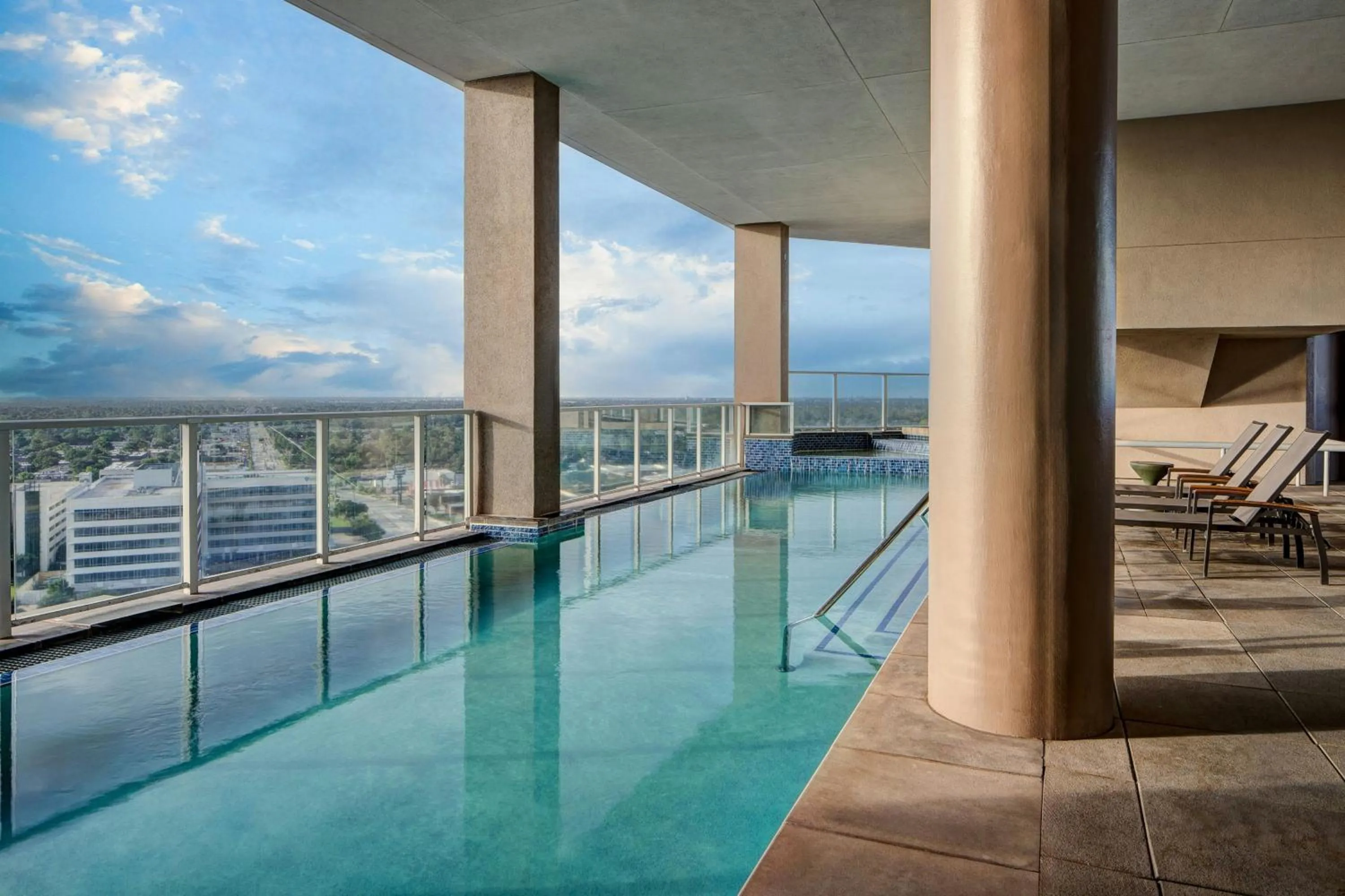 Swimming pool in The Westin Houston, Memorial City
