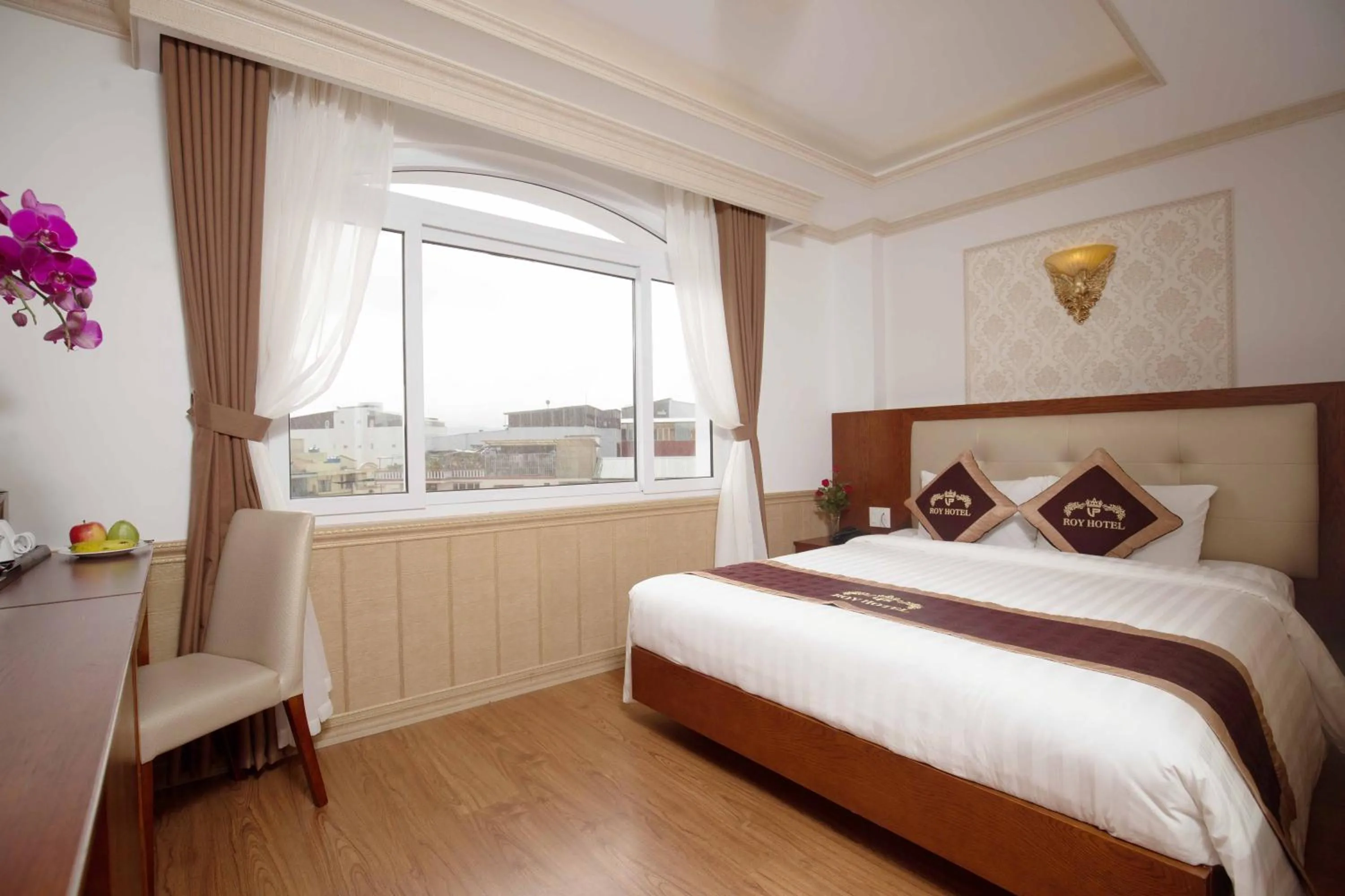 Photo of the whole room, Bed in Roy Dala Hotel