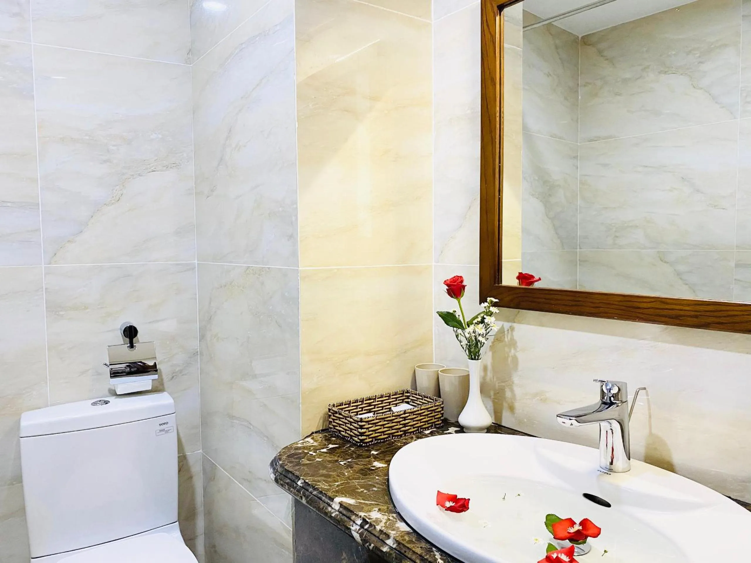 Bathroom in Roy Dala Hotel