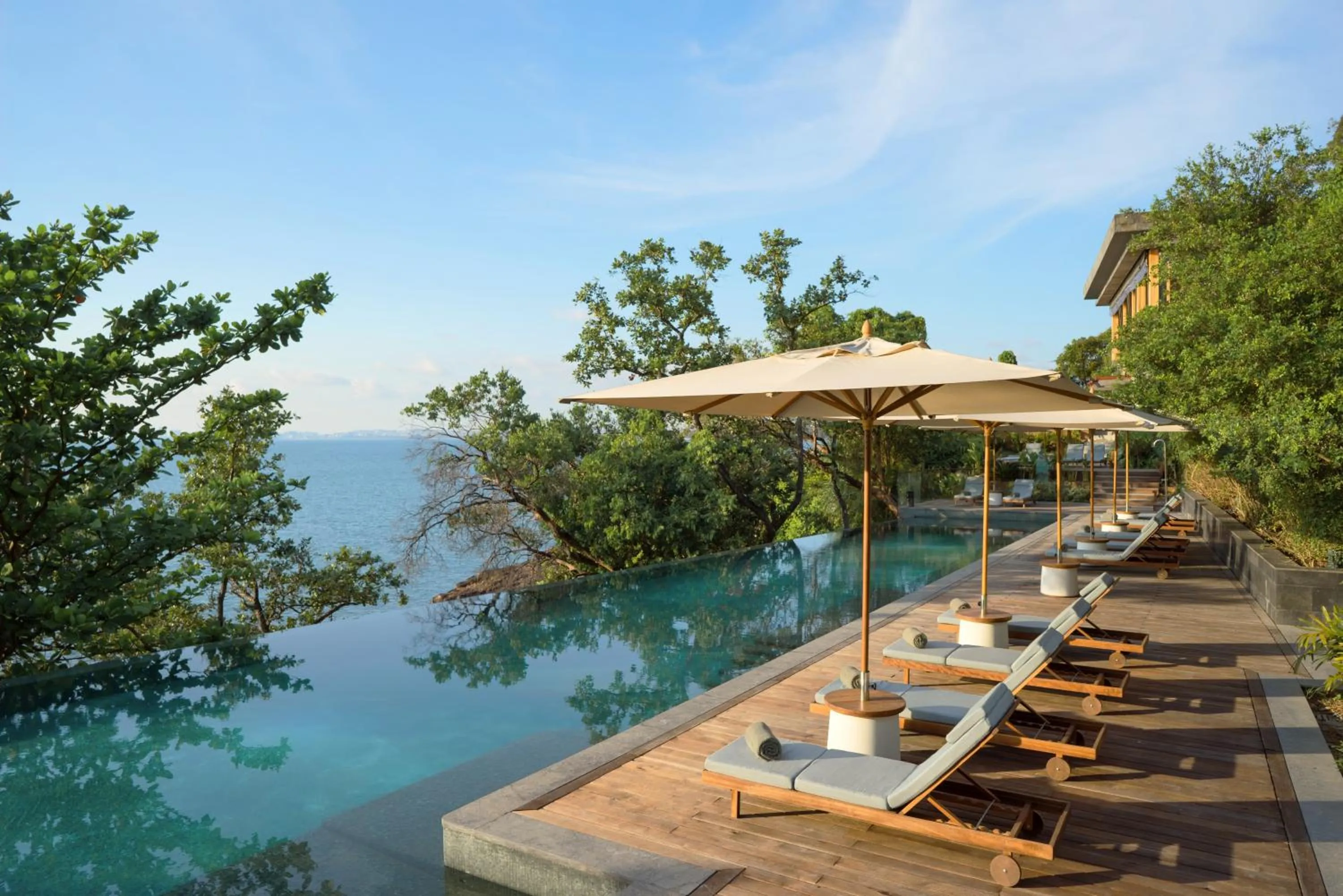 Swimming pool in Six Senses Krabey Island