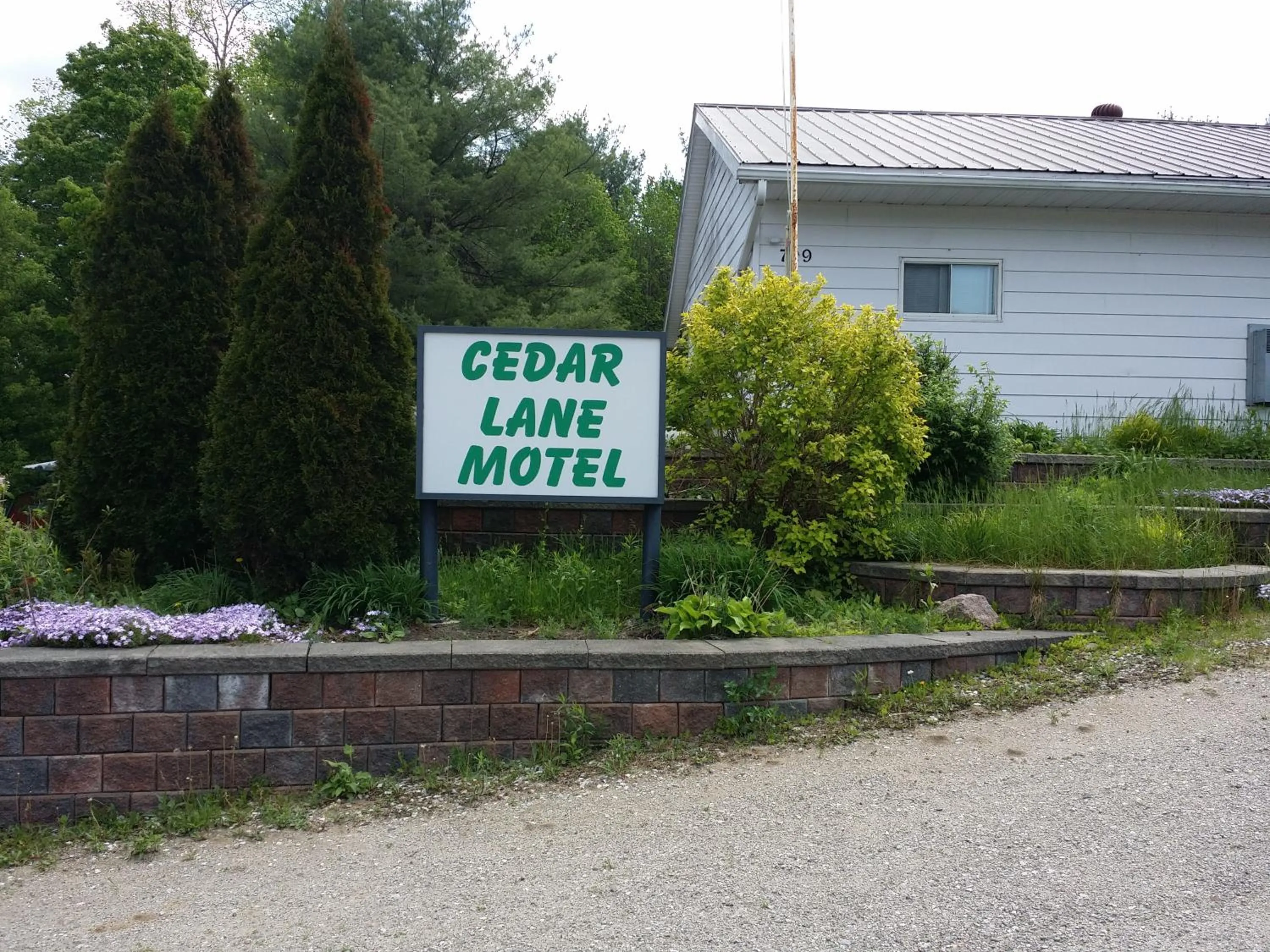 Property building in Cedar Lane Motel
