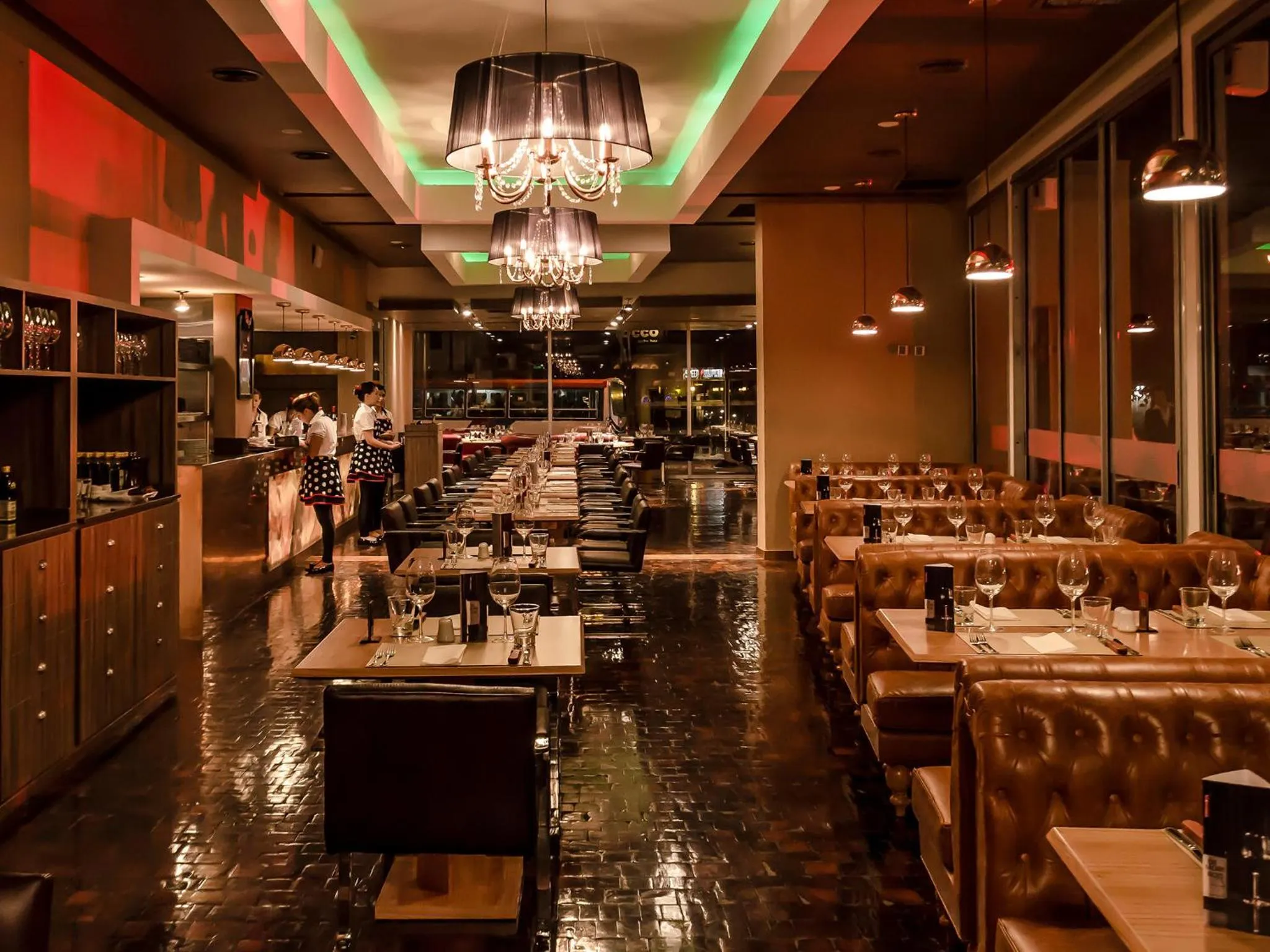 Restaurant/places to eat in Hotel Del Bono Park