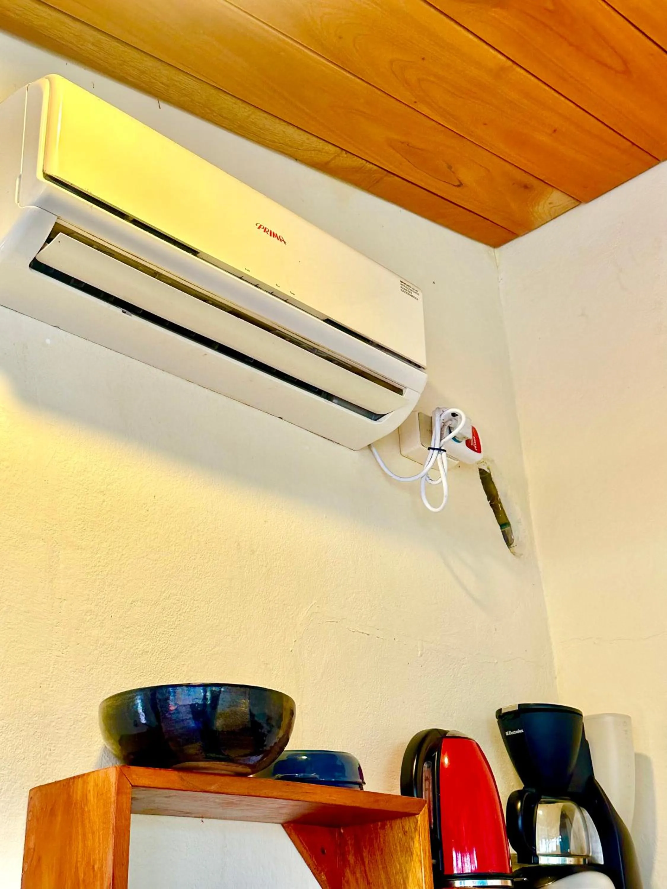 air conditioner in Casa del Lago Lodging House