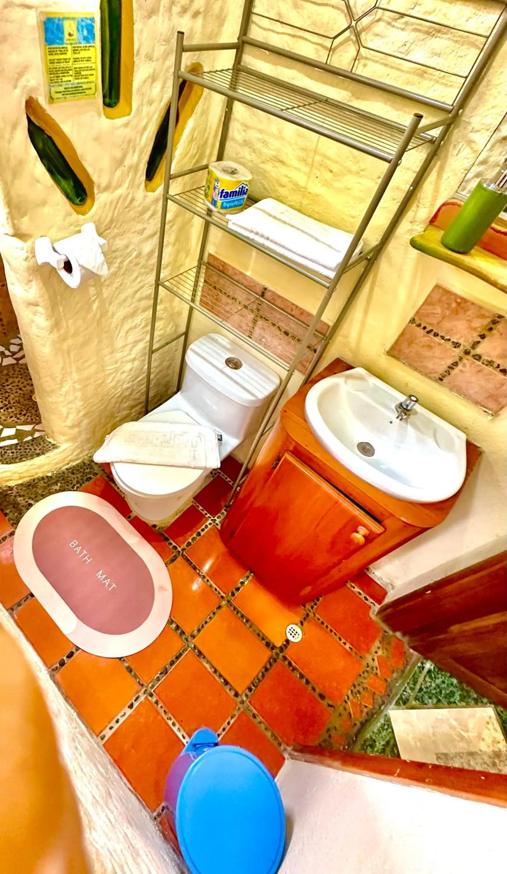 Bathroom in Casa del Lago Lodging House