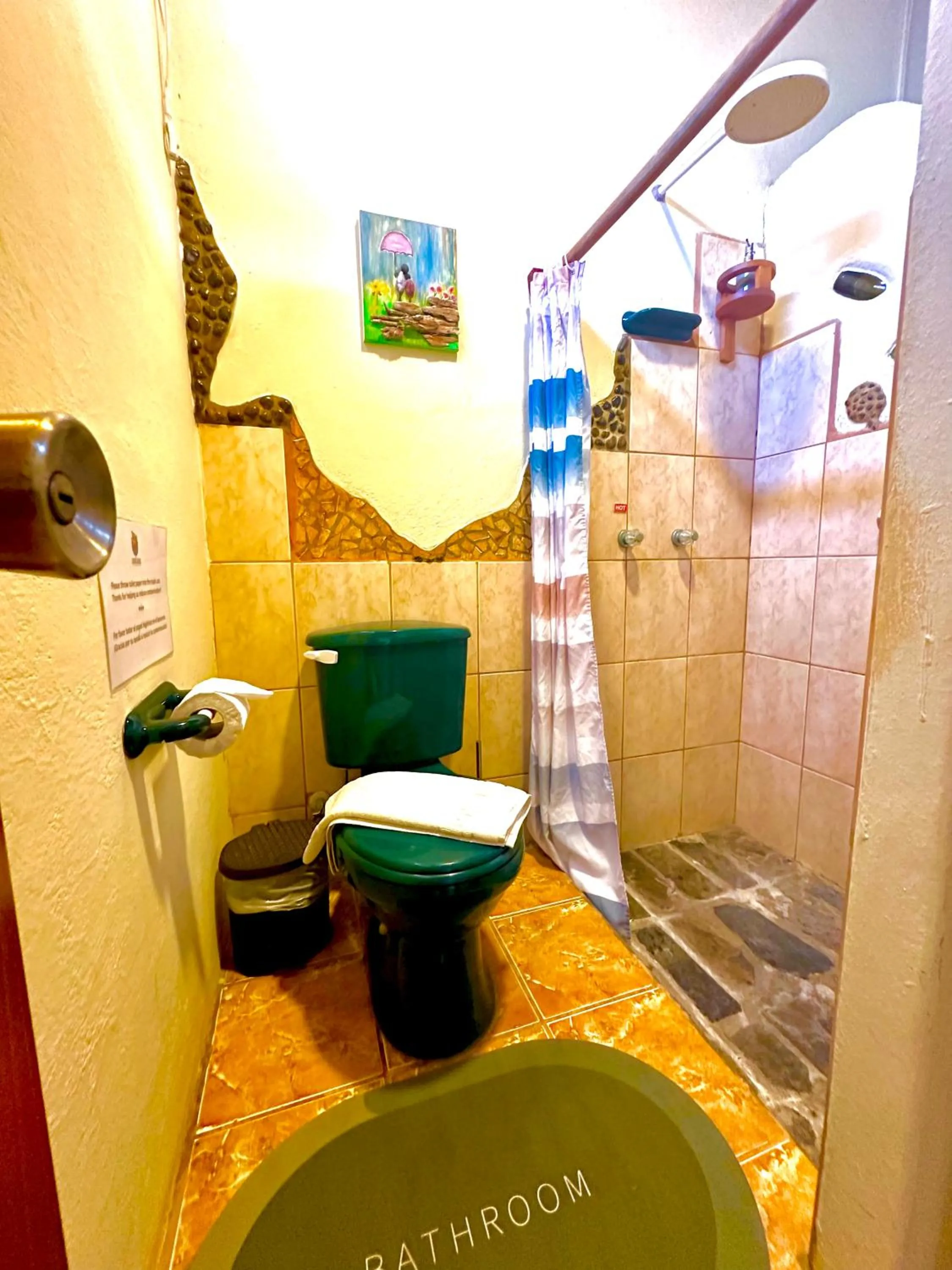 Bathroom in Casa del Lago Lodging House