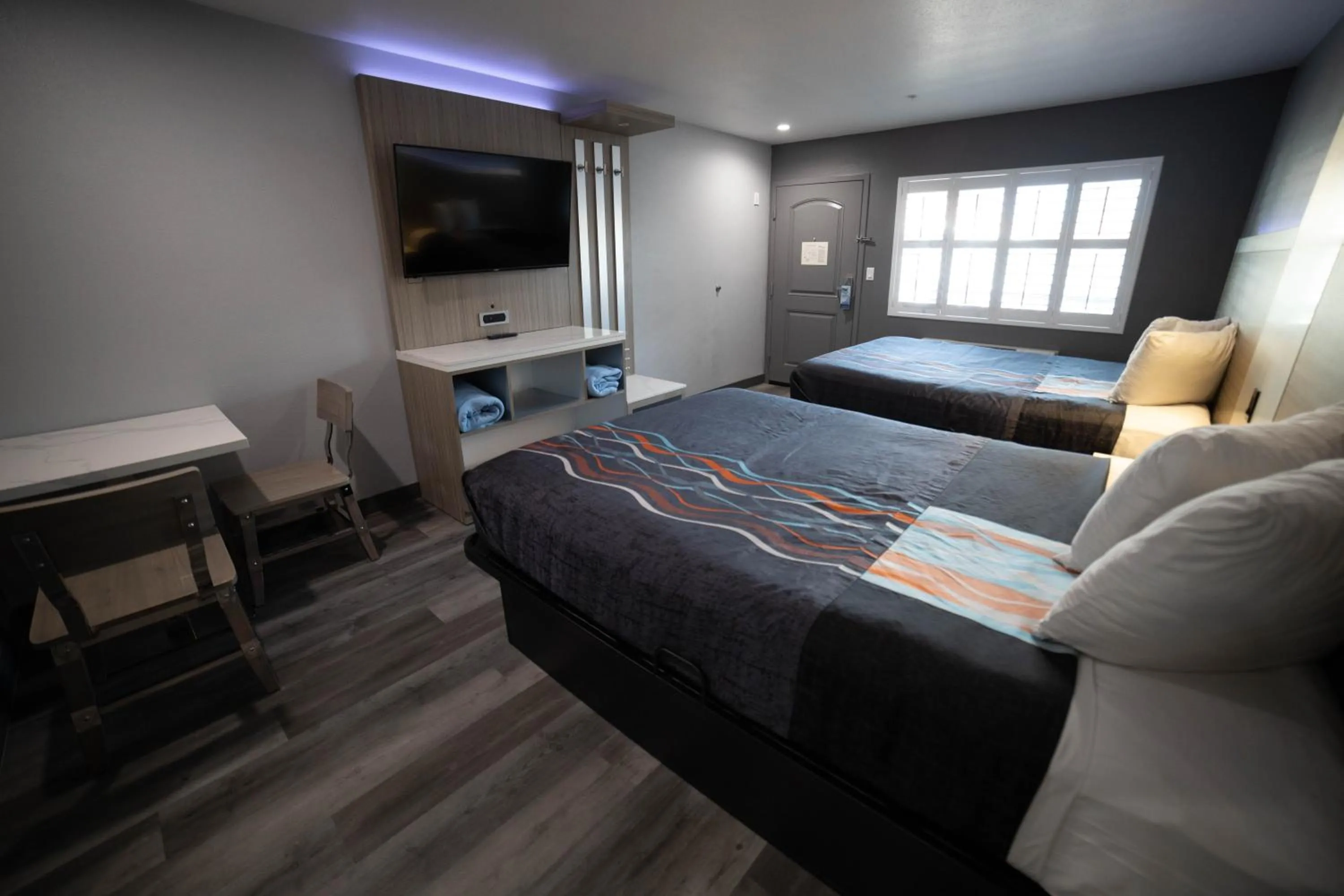 Bedroom, Bed in Travelodge by Wyndham Whittier
