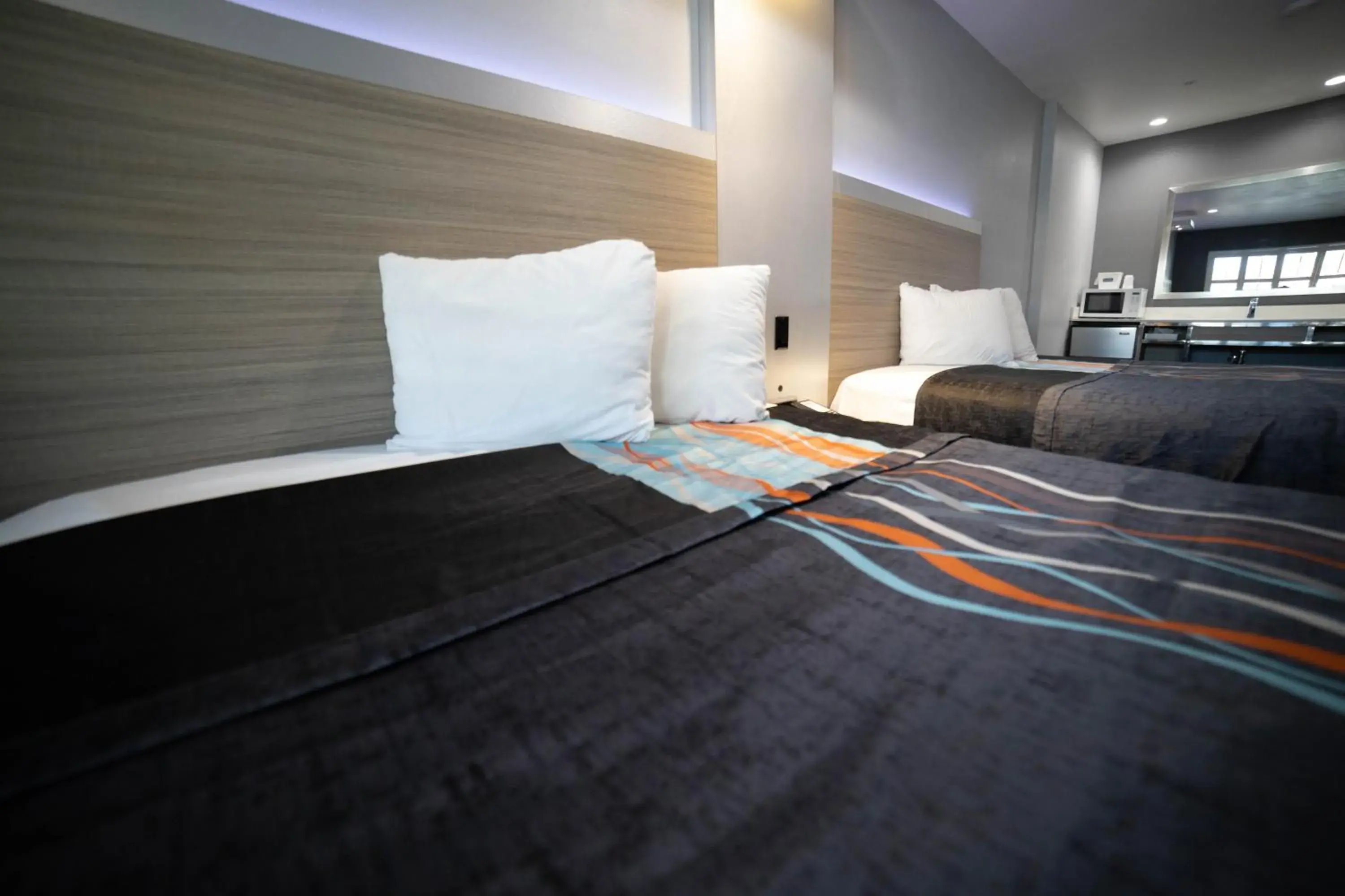 Queen Room with Two Queen Beds - Non-Smoking in Travelodge by Wyndham Whittier Queen Room with Two Queen Beds - Non-Smoking in Travelodge by Wyndham Whittier