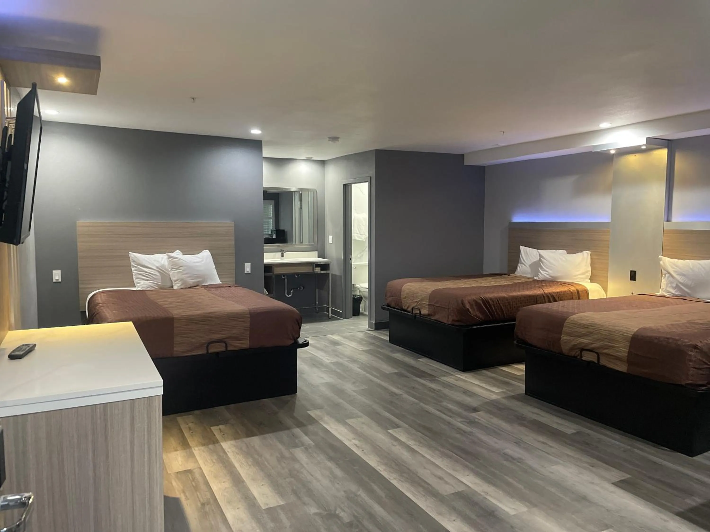 Bedroom, Bed in Travelodge by Wyndham Whittier