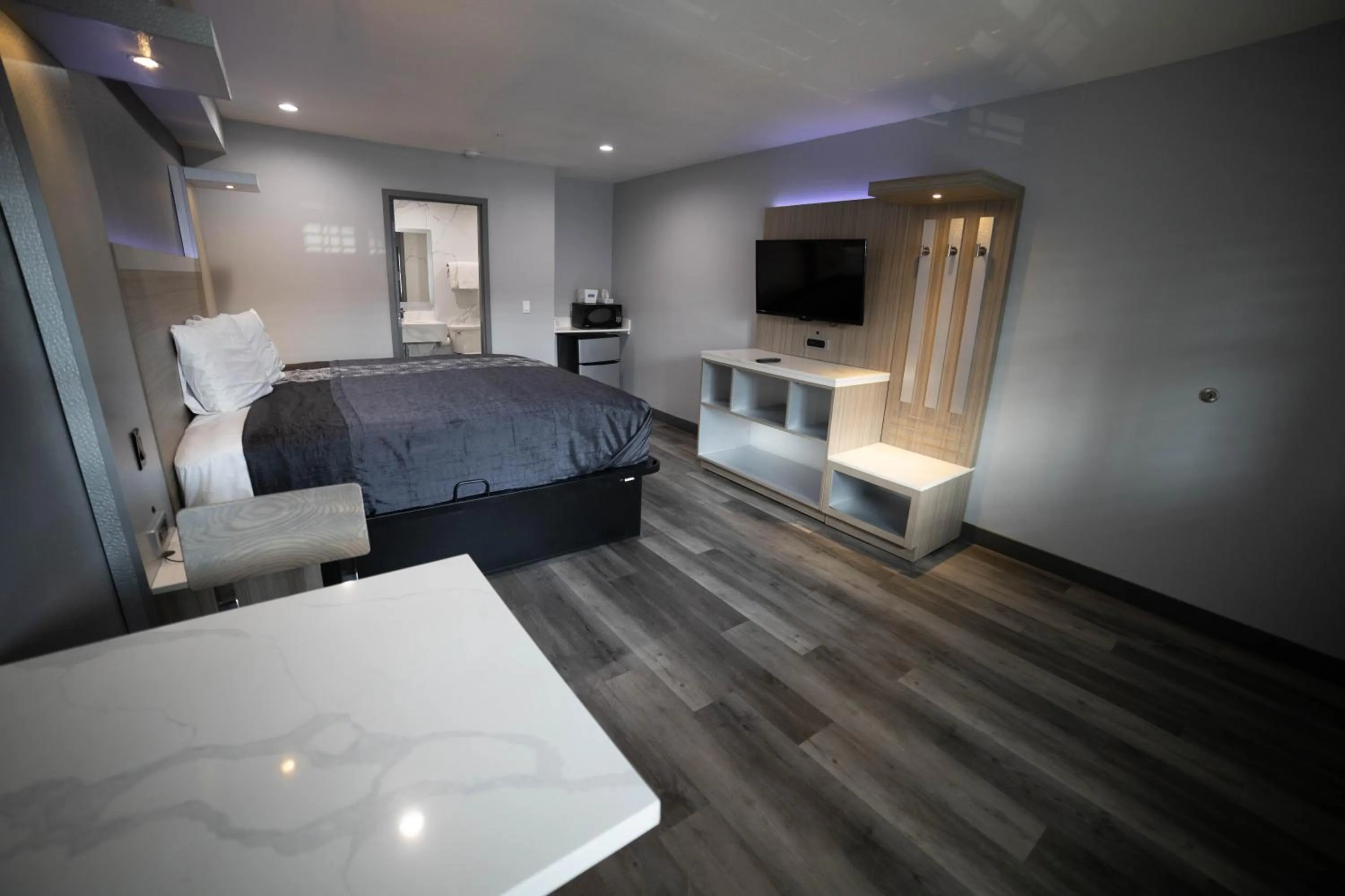 Bedroom, Bed in Travelodge by Wyndham Whittier