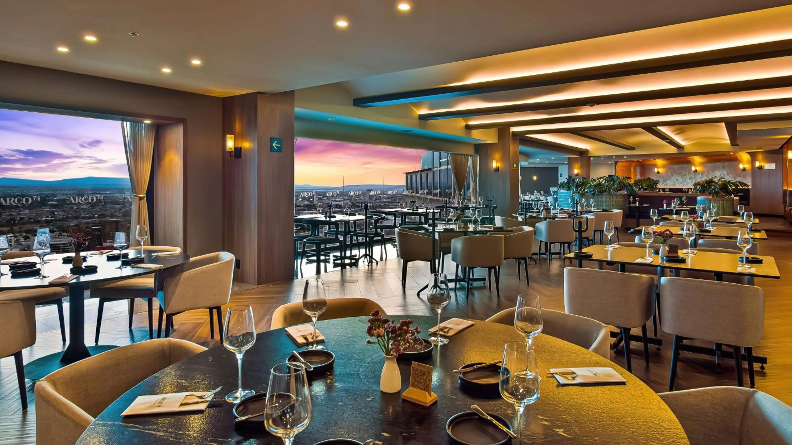 Restaurant/places to eat in Hilton Queretaro