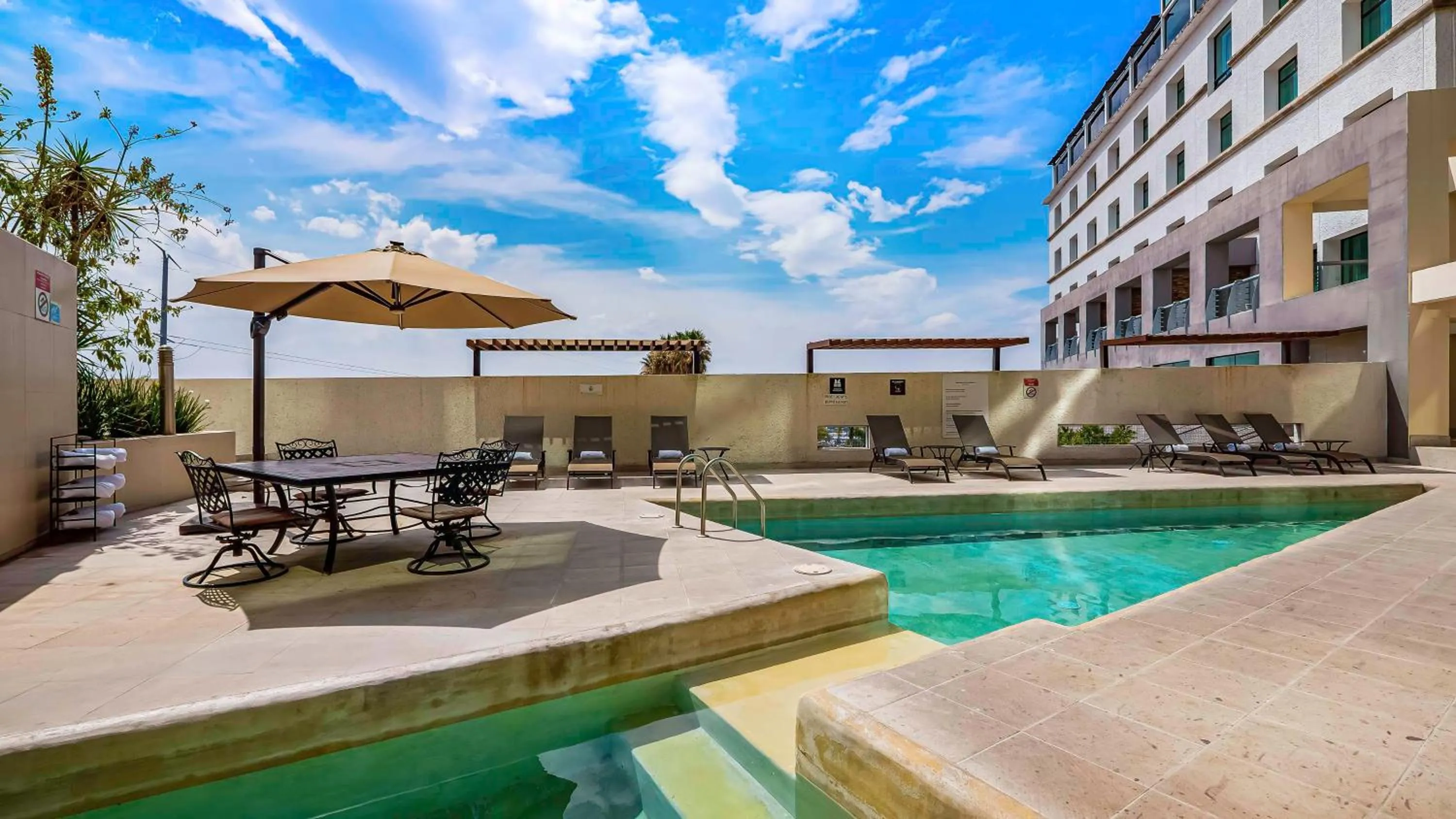 Pool view in Hilton Queretaro