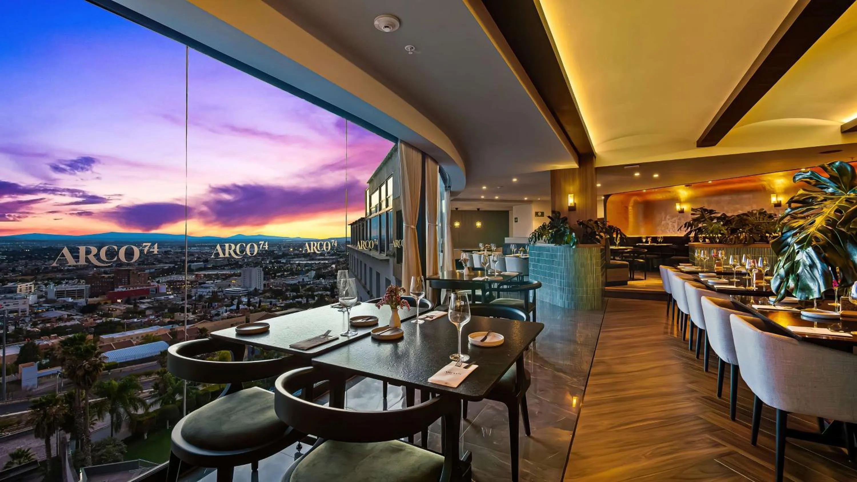 Restaurant/places to eat in Hilton Queretaro