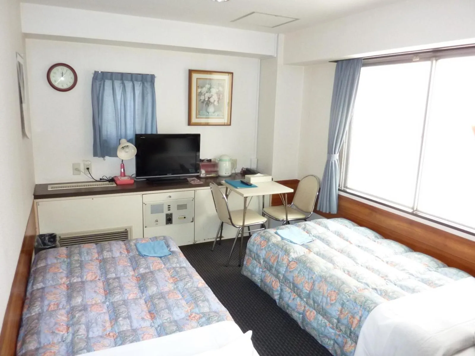 Photo of the whole room, TV/Entertainment Center in Otsuka City Hotel