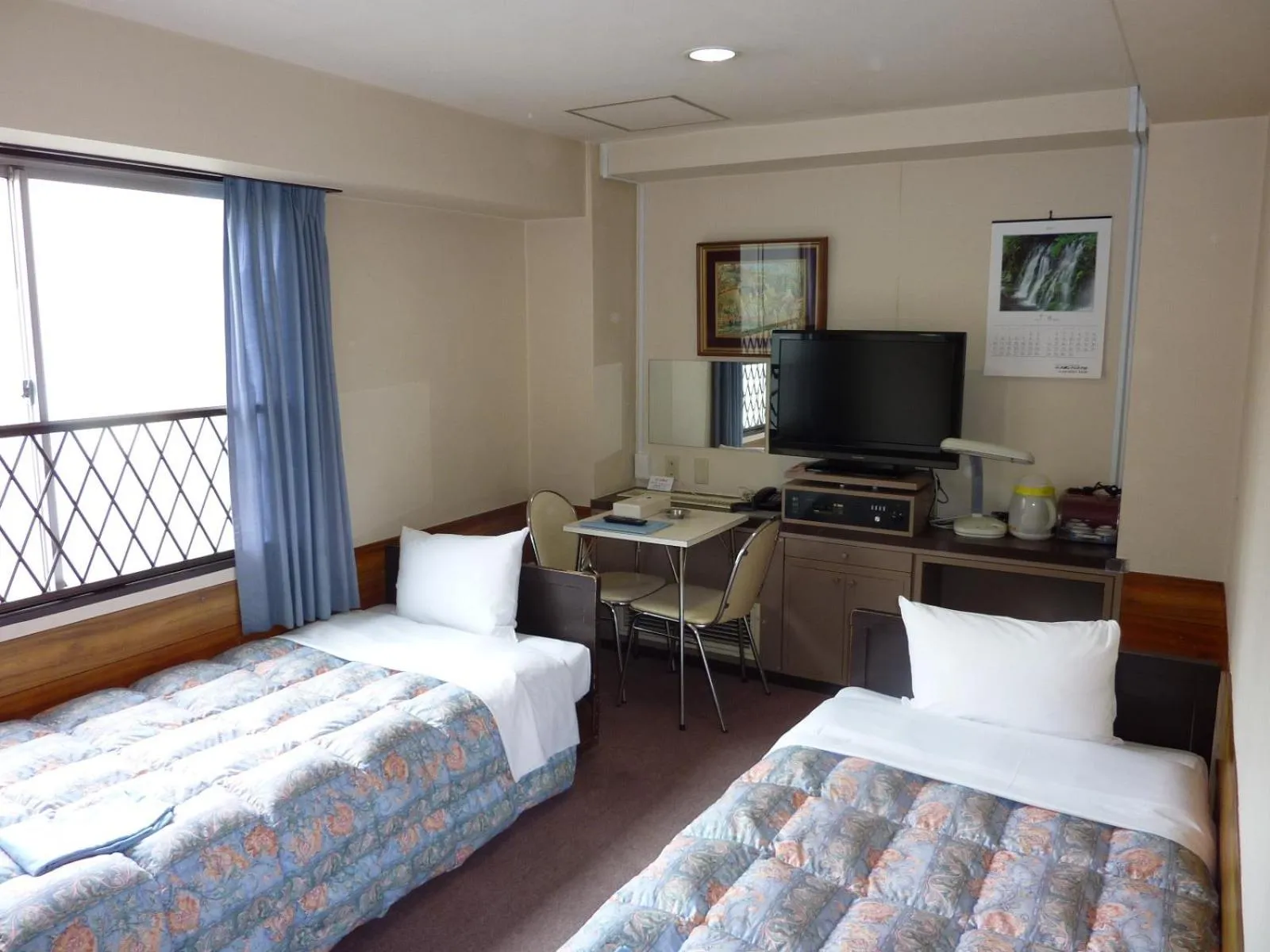 Photo of the whole room, TV/Entertainment Center in Otsuka City Hotel