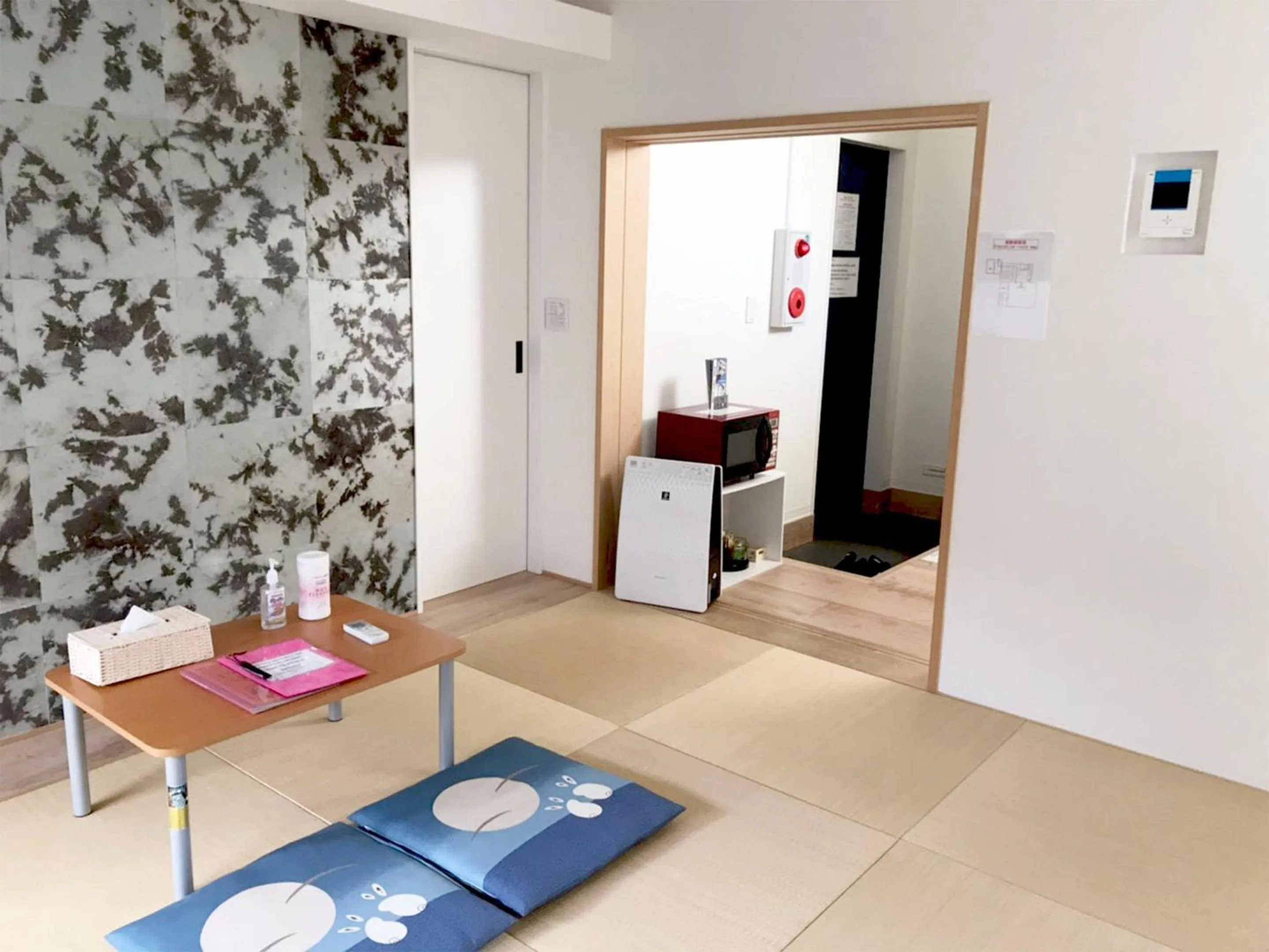 Photo of the whole room in Kevin's Place II (Annex)