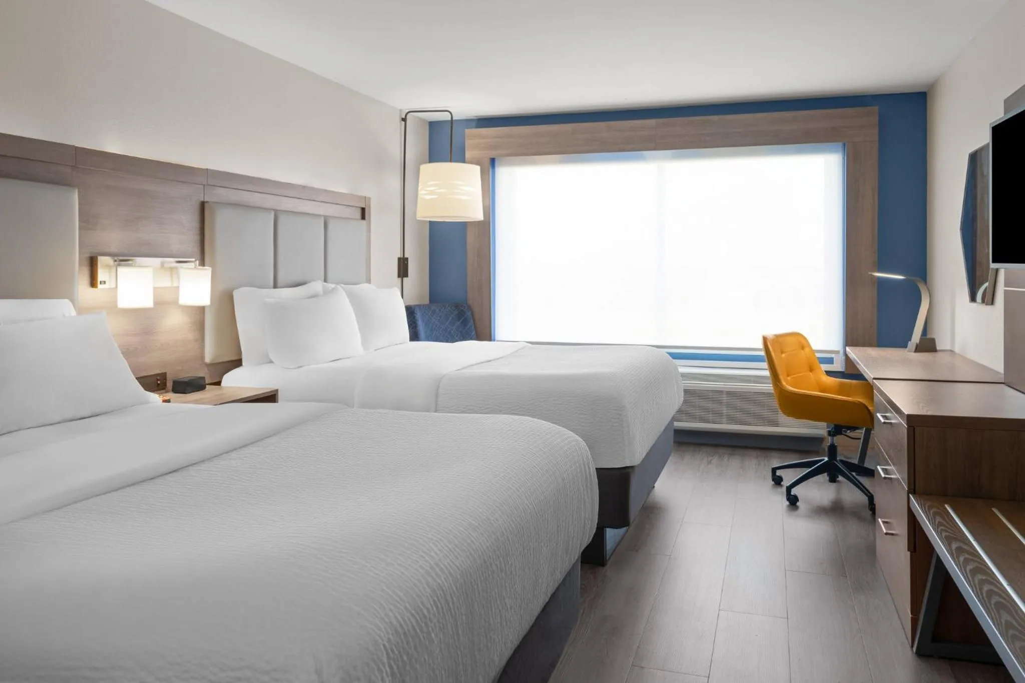 Photo of the whole room, Bed in Holiday Inn Express & Suites Mt Sterling North by IHG