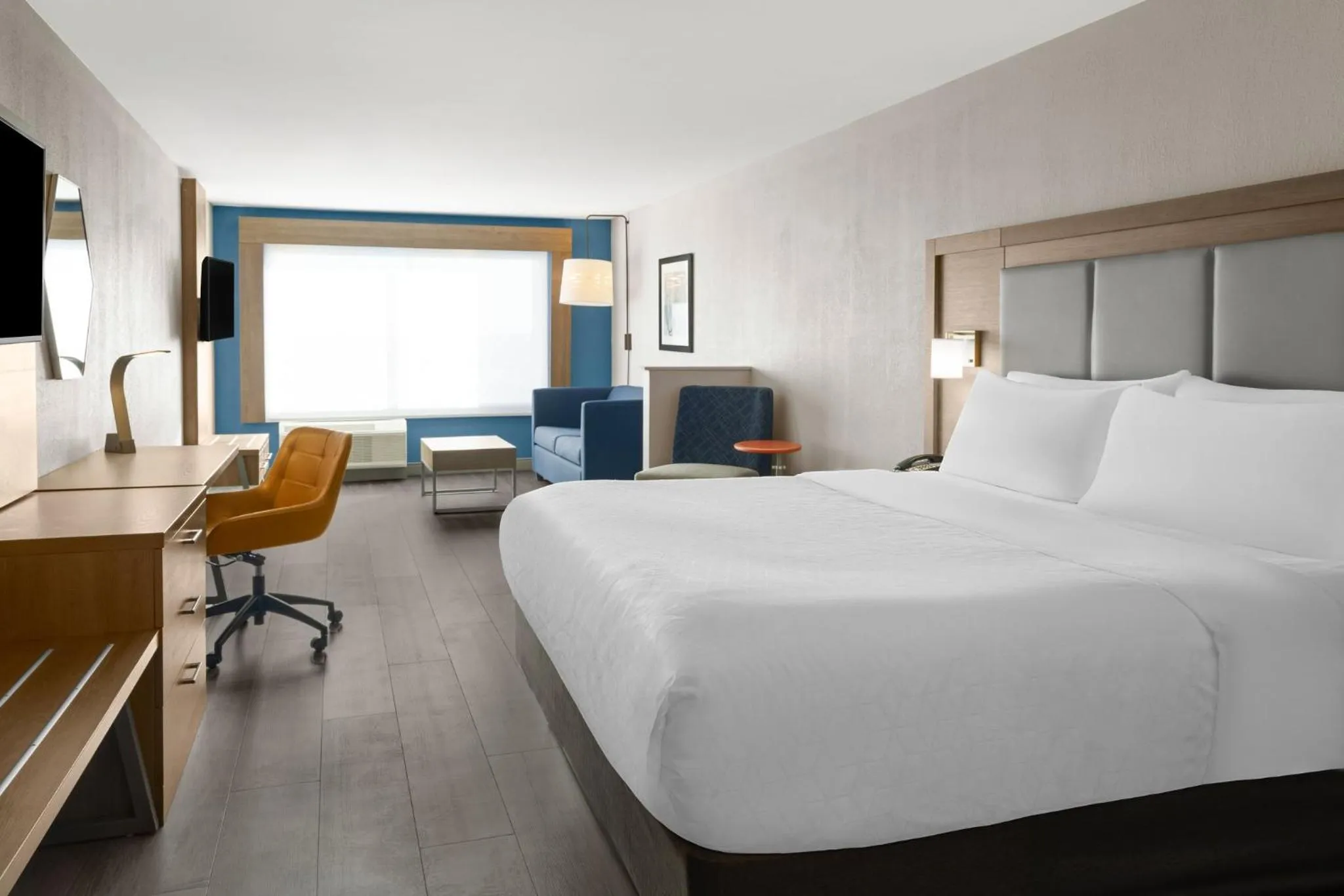 Photo of the whole room, Bed in Holiday Inn Express & Suites Mt Sterling North by IHG