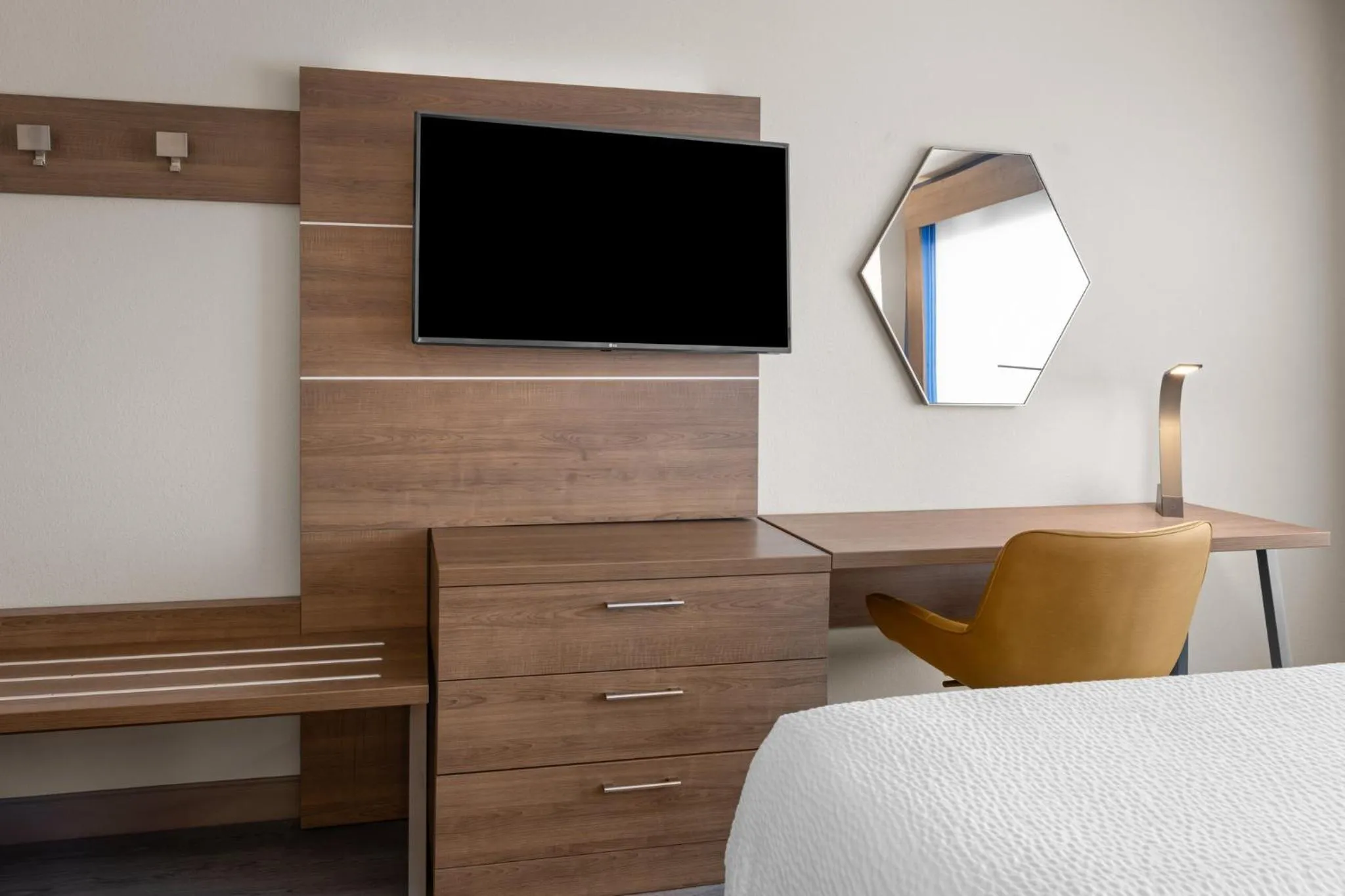 Photo of the whole room, Bed in Holiday Inn Express & Suites Mt Sterling North by IHG