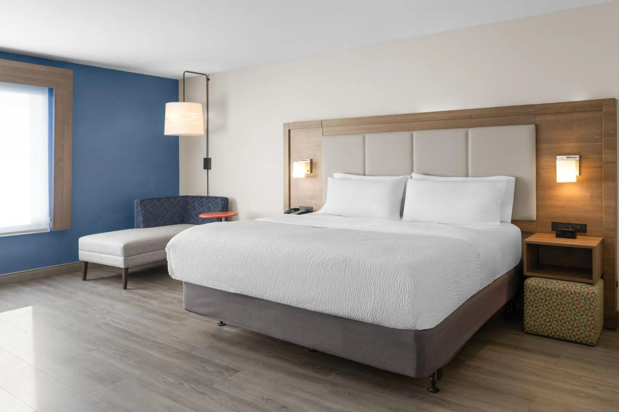 Photo of the whole room, Bed in Holiday Inn Express & Suites Mt Sterling North by IHG