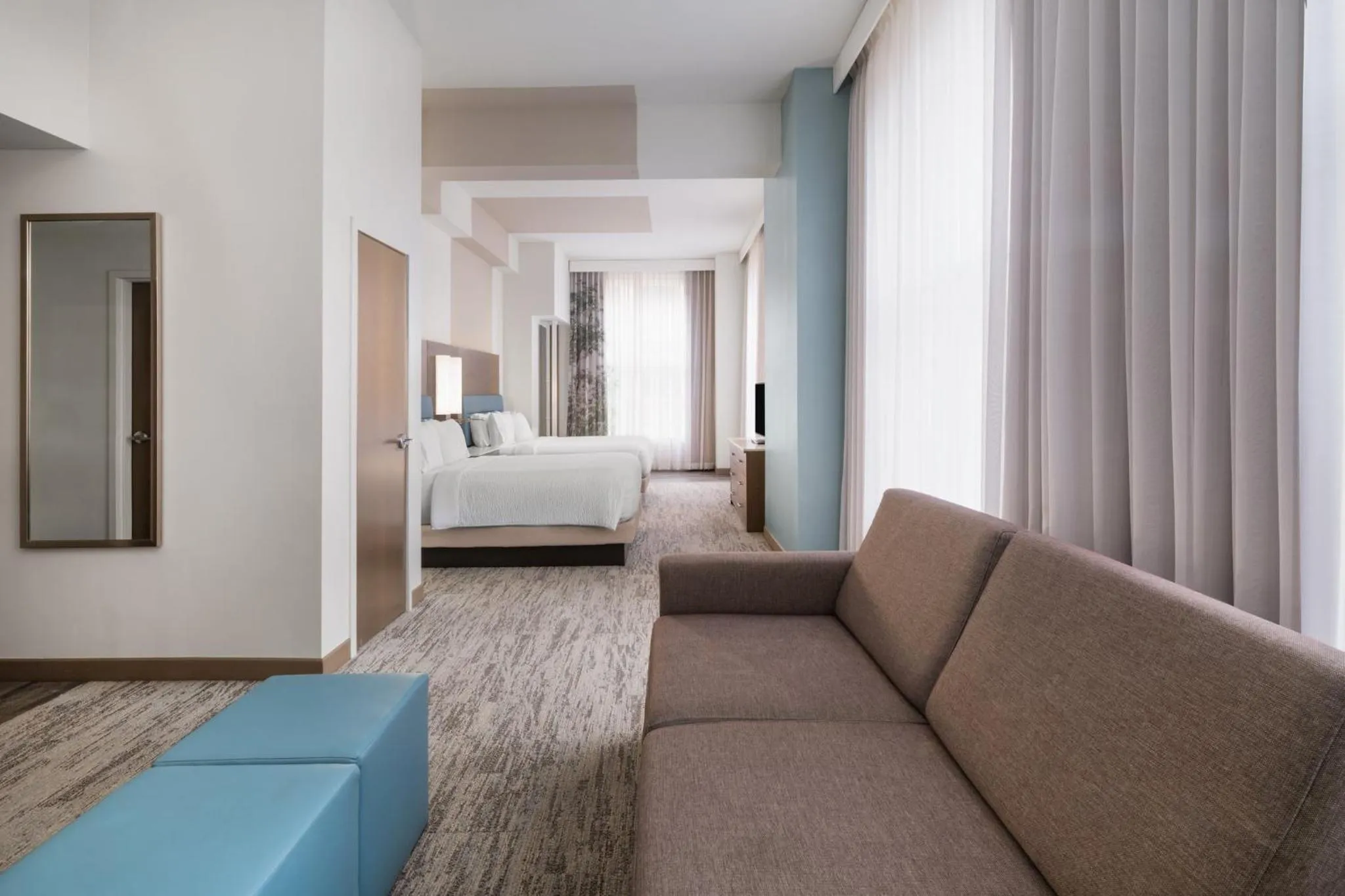 Photo of the whole room, Bed in EVEN Hotel Pittsburgh Downtown by IHG