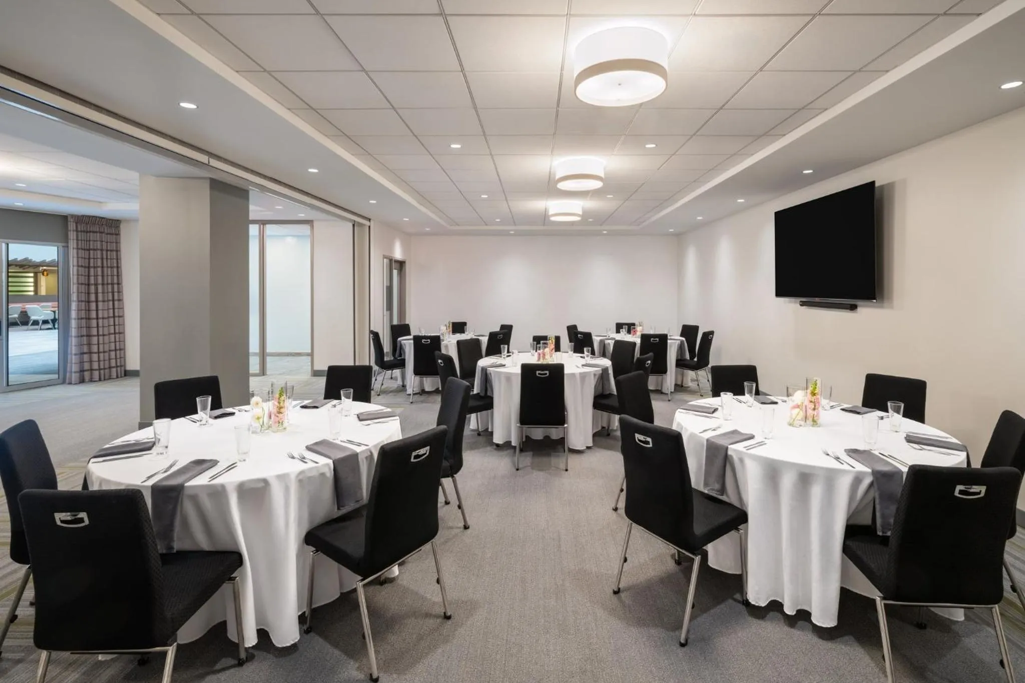 Meeting/conference room in EVEN Hotel Pittsburgh Downtown by IHG