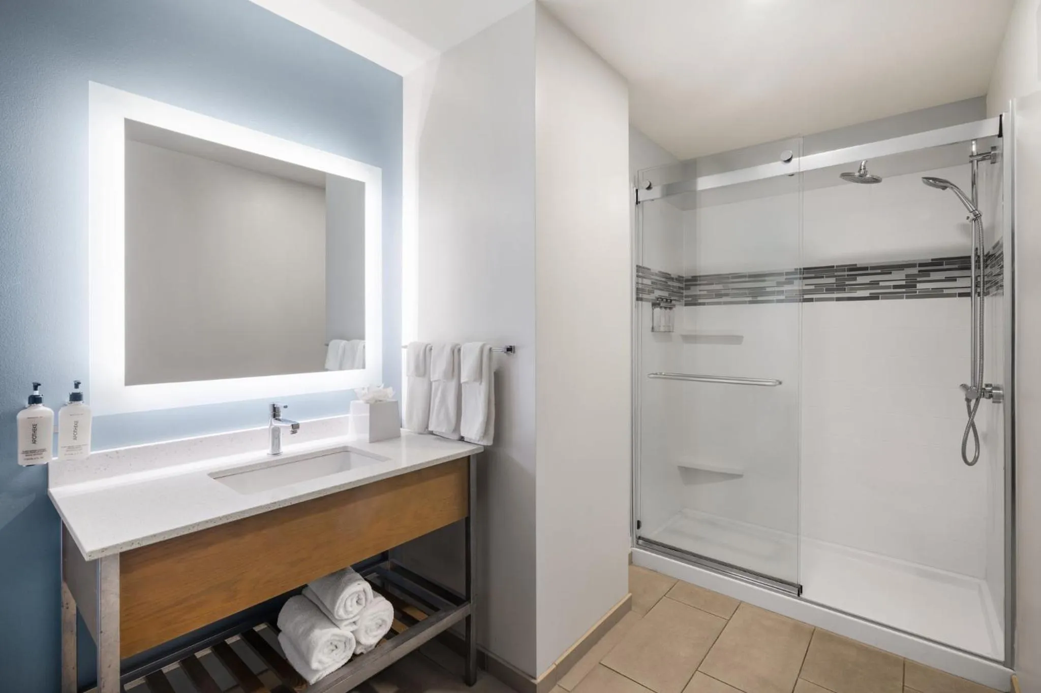 Photo of the whole room in EVEN Hotel Pittsburgh Downtown by IHG