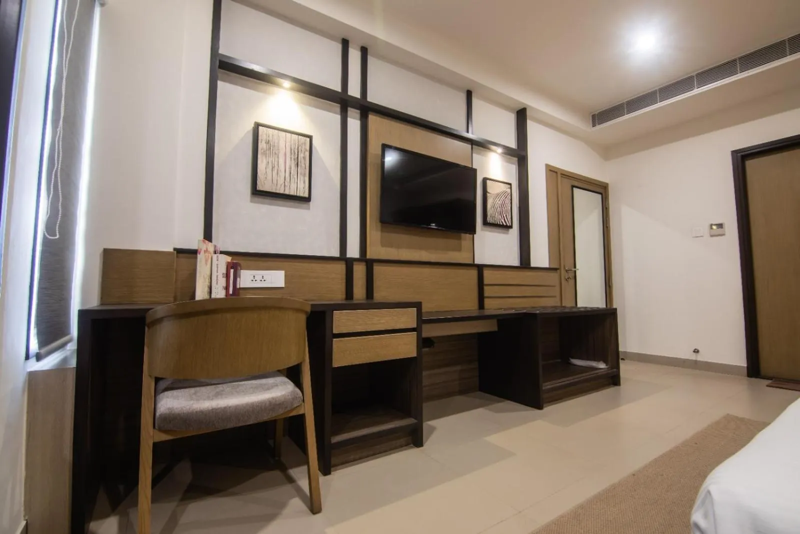 TV and multimedia, Bed in Purple Cloud Hotel