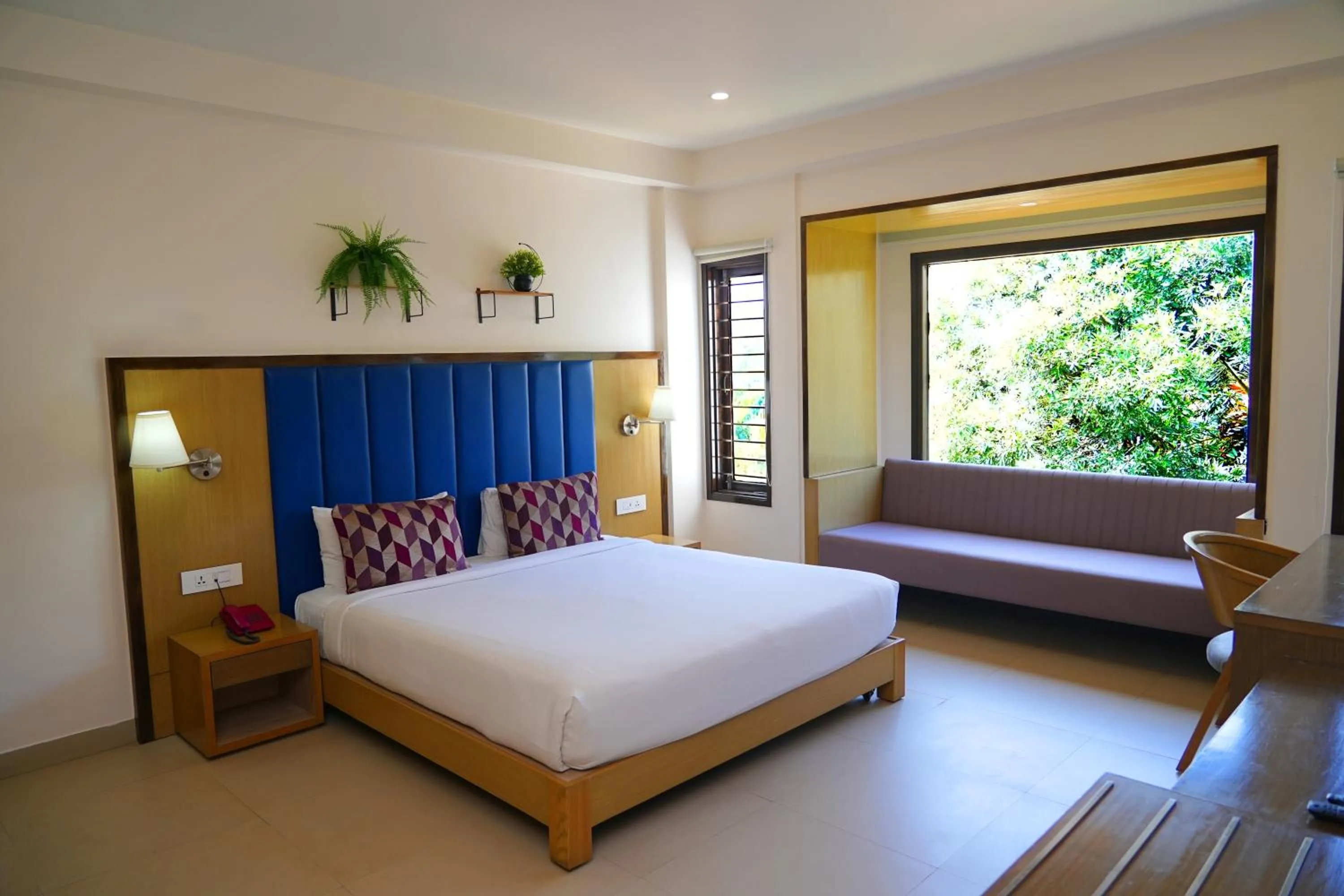 Bedroom, Bed in Purple Cloud Hotel