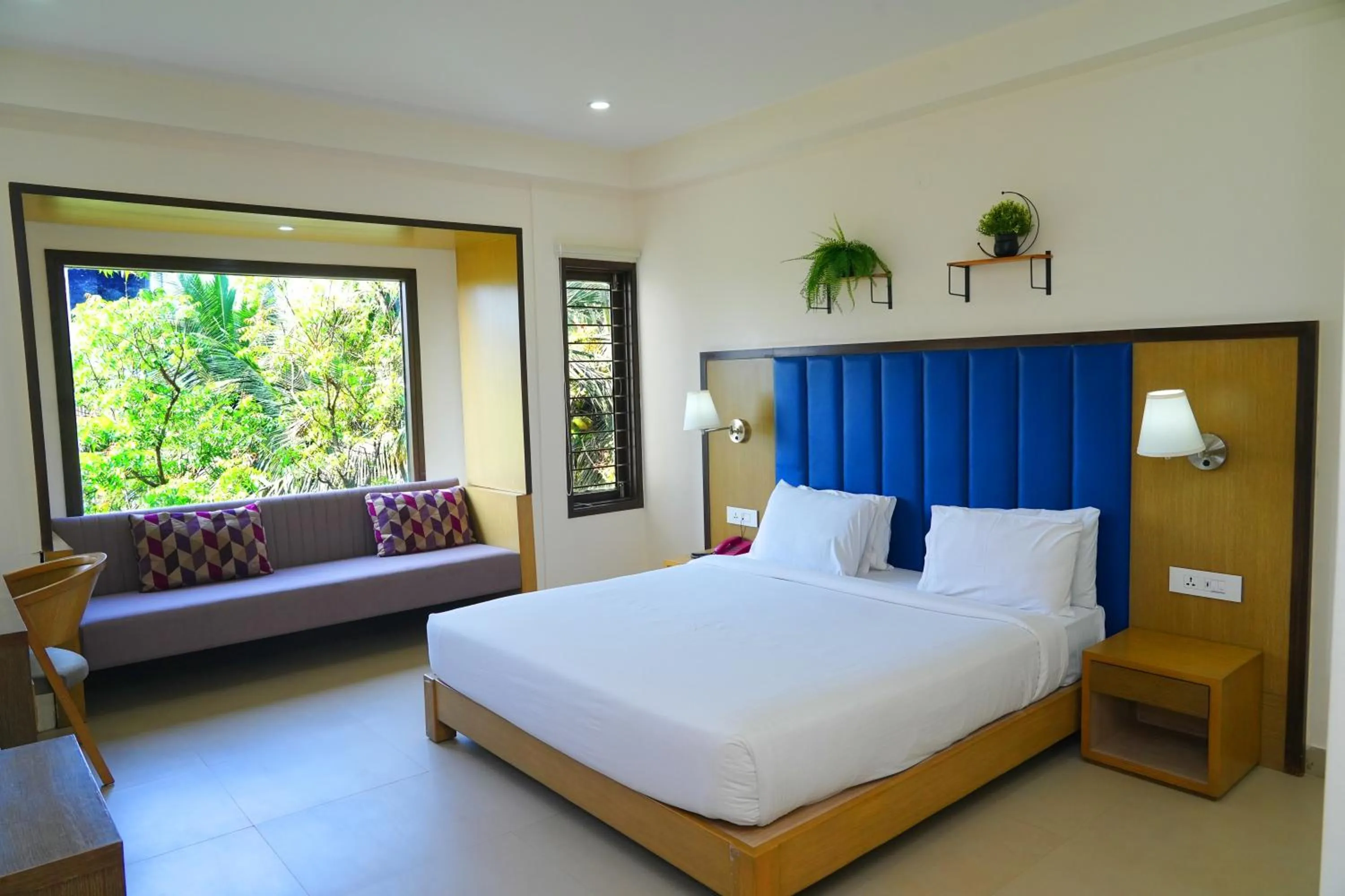 Bedroom, Bed in Purple Cloud Hotel