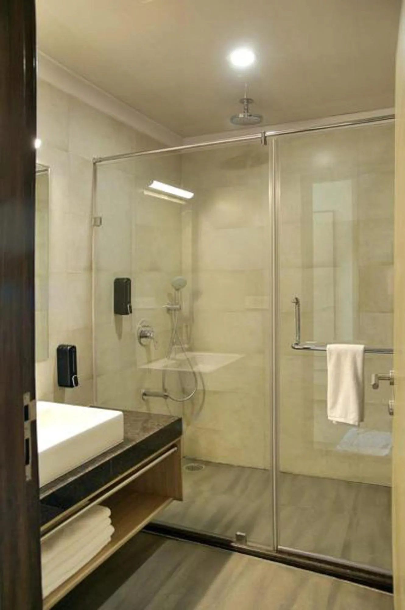 Bathroom in Purple Cloud Hotel