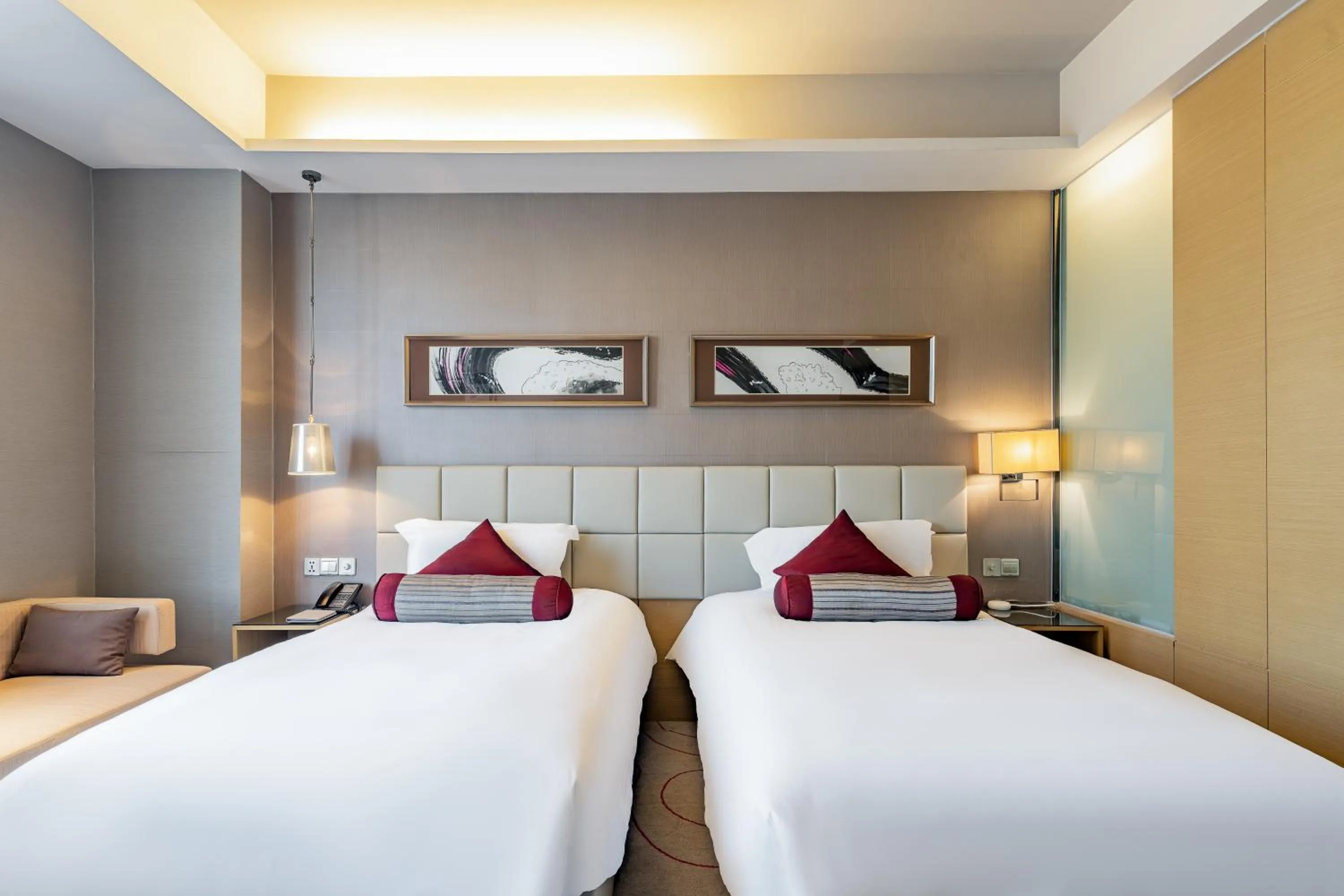 Bed in Grand Mercure Jinan Sunshine