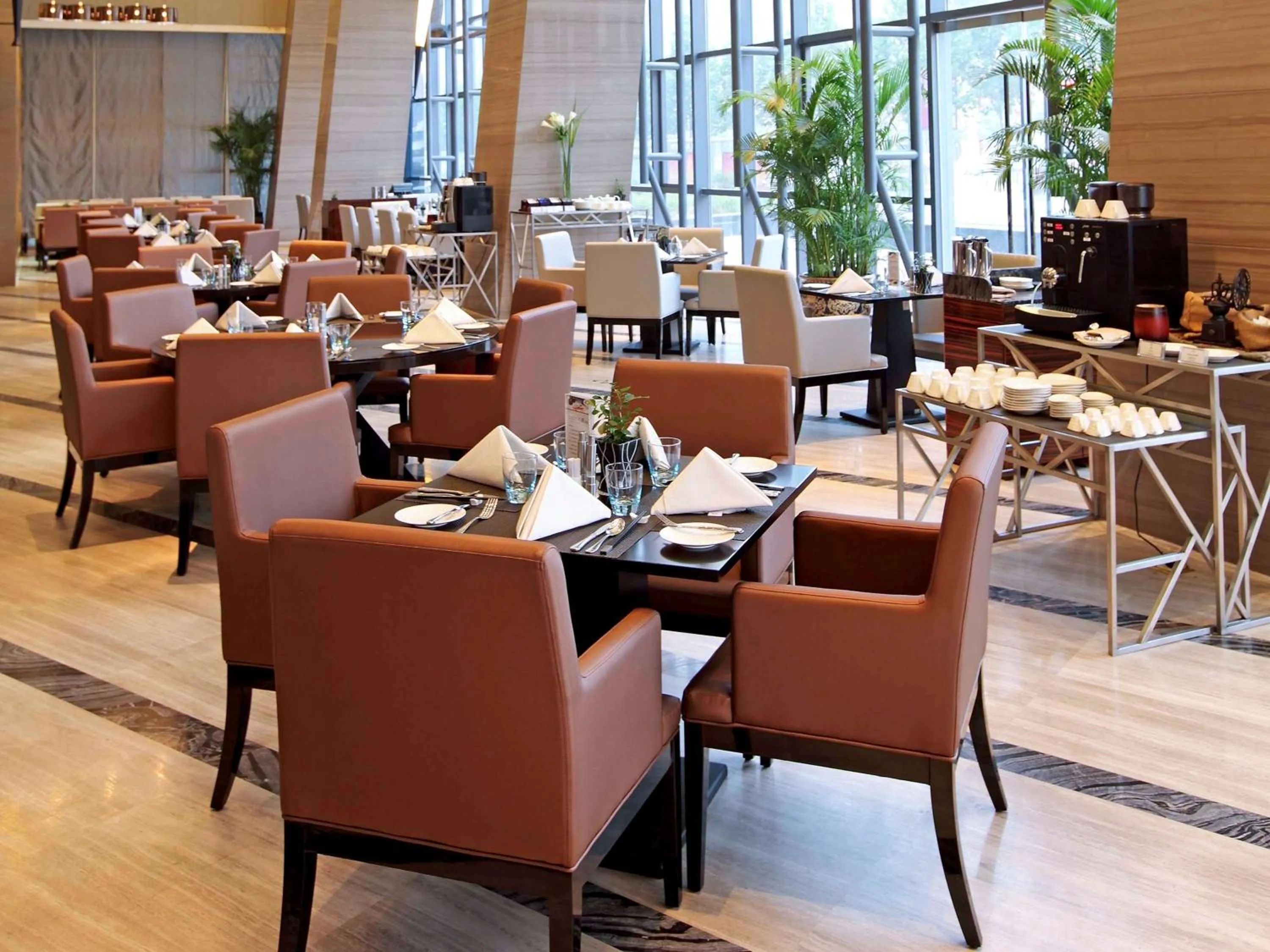 Restaurant/places to eat in Grand Mercure Jinan Sunshine