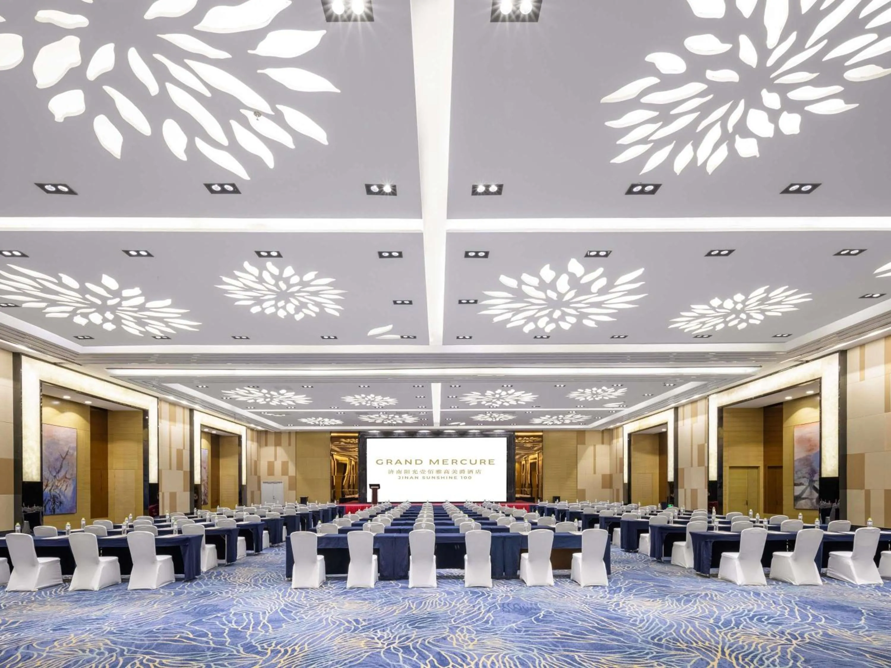 Meeting/conference room in Grand Mercure Jinan Sunshine