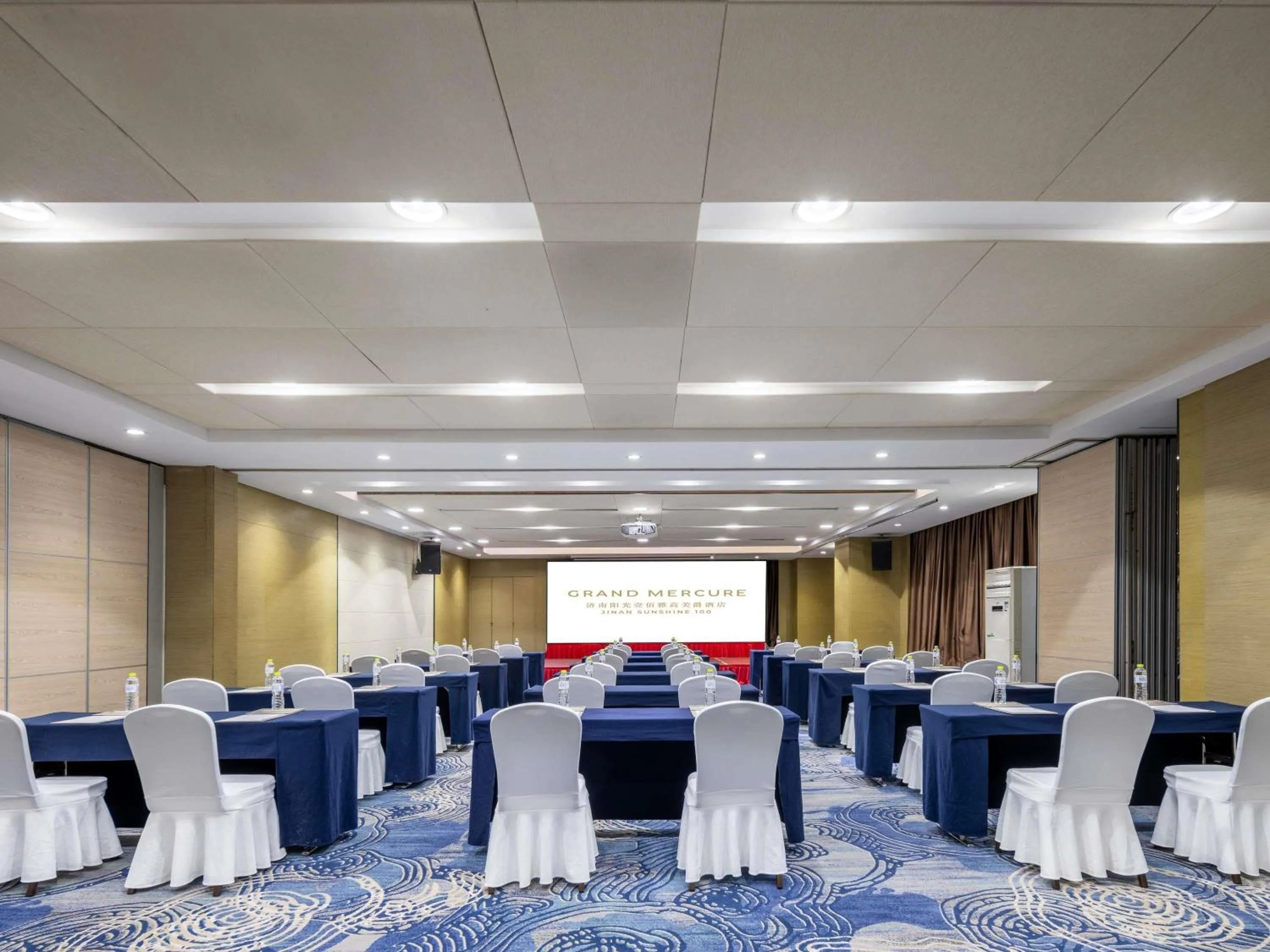 Meeting/conference room in Grand Mercure Jinan Sunshine