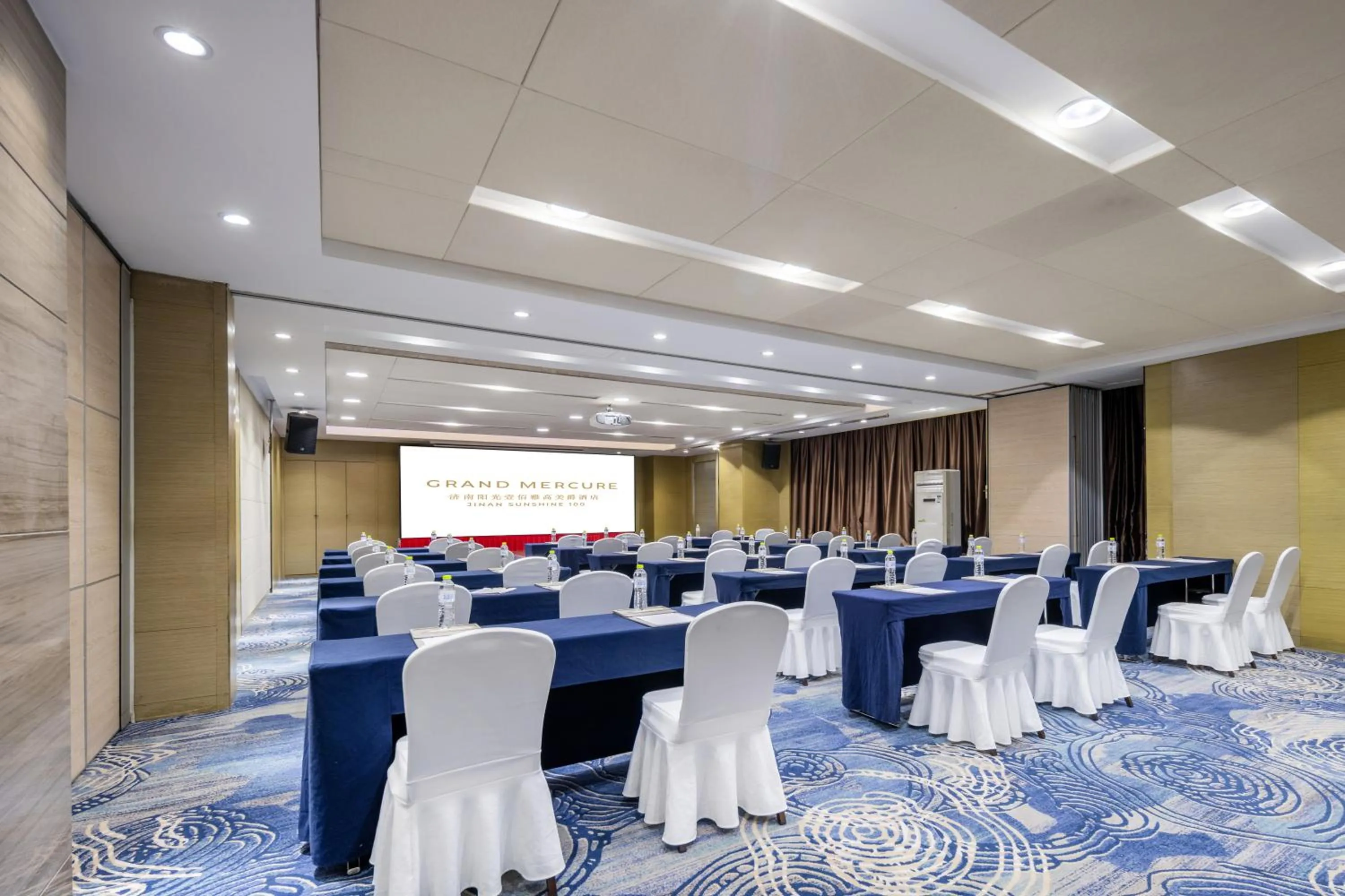 Meeting/conference room in Grand Mercure Jinan Sunshine