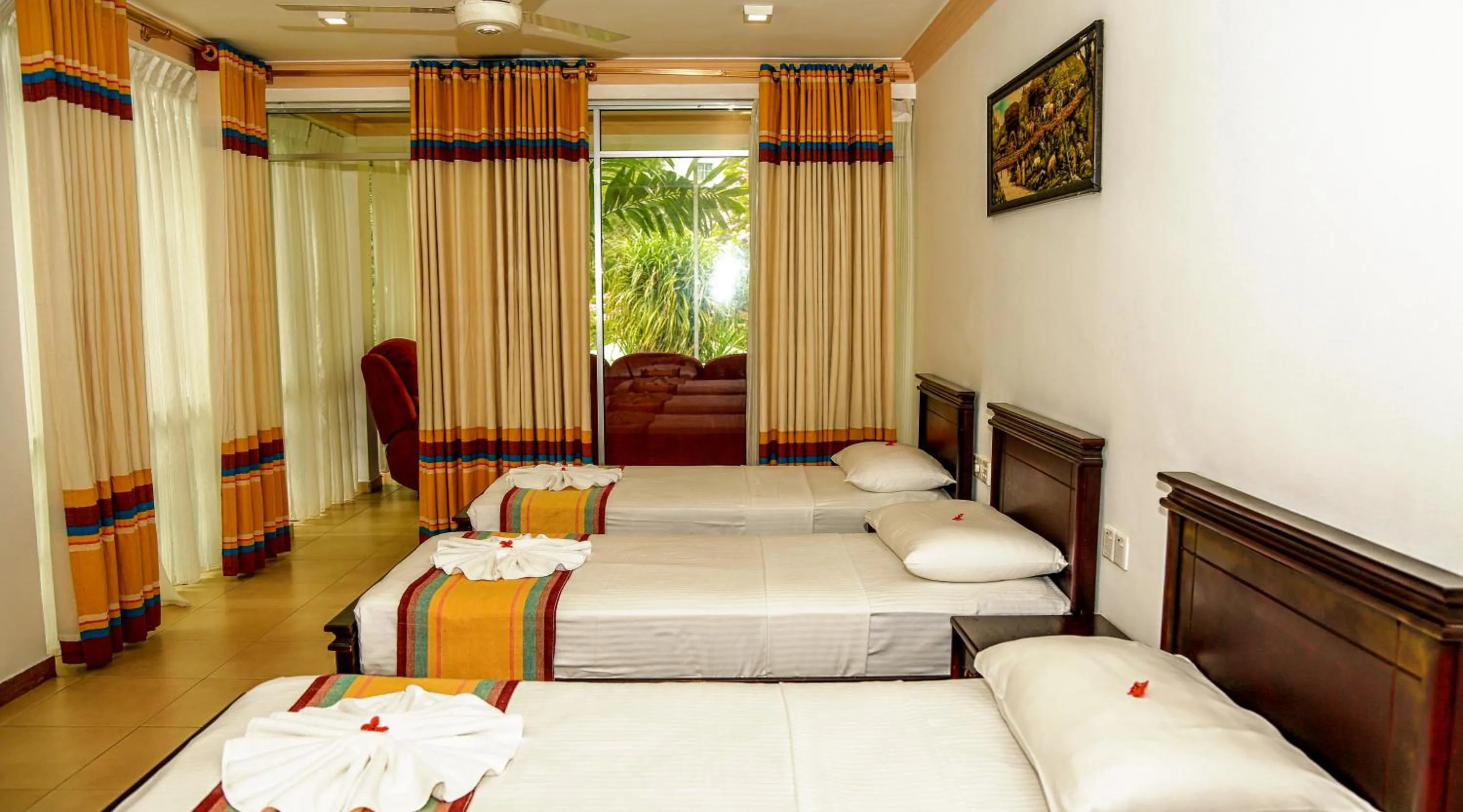 Bedroom, Bed in Oak Ray Serene Garden Hotel