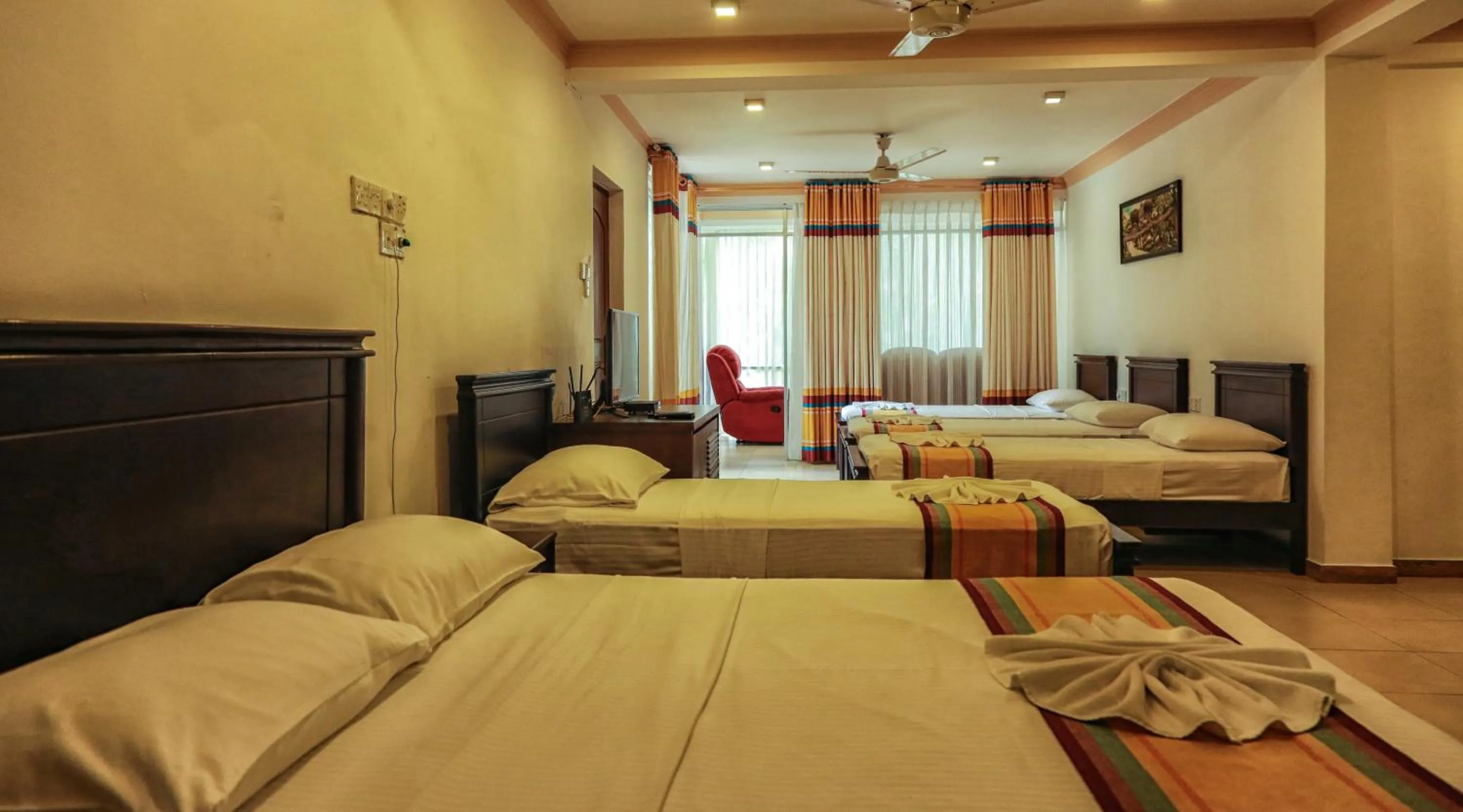 Bedroom, Bed in Oak Ray Serene Garden Hotel