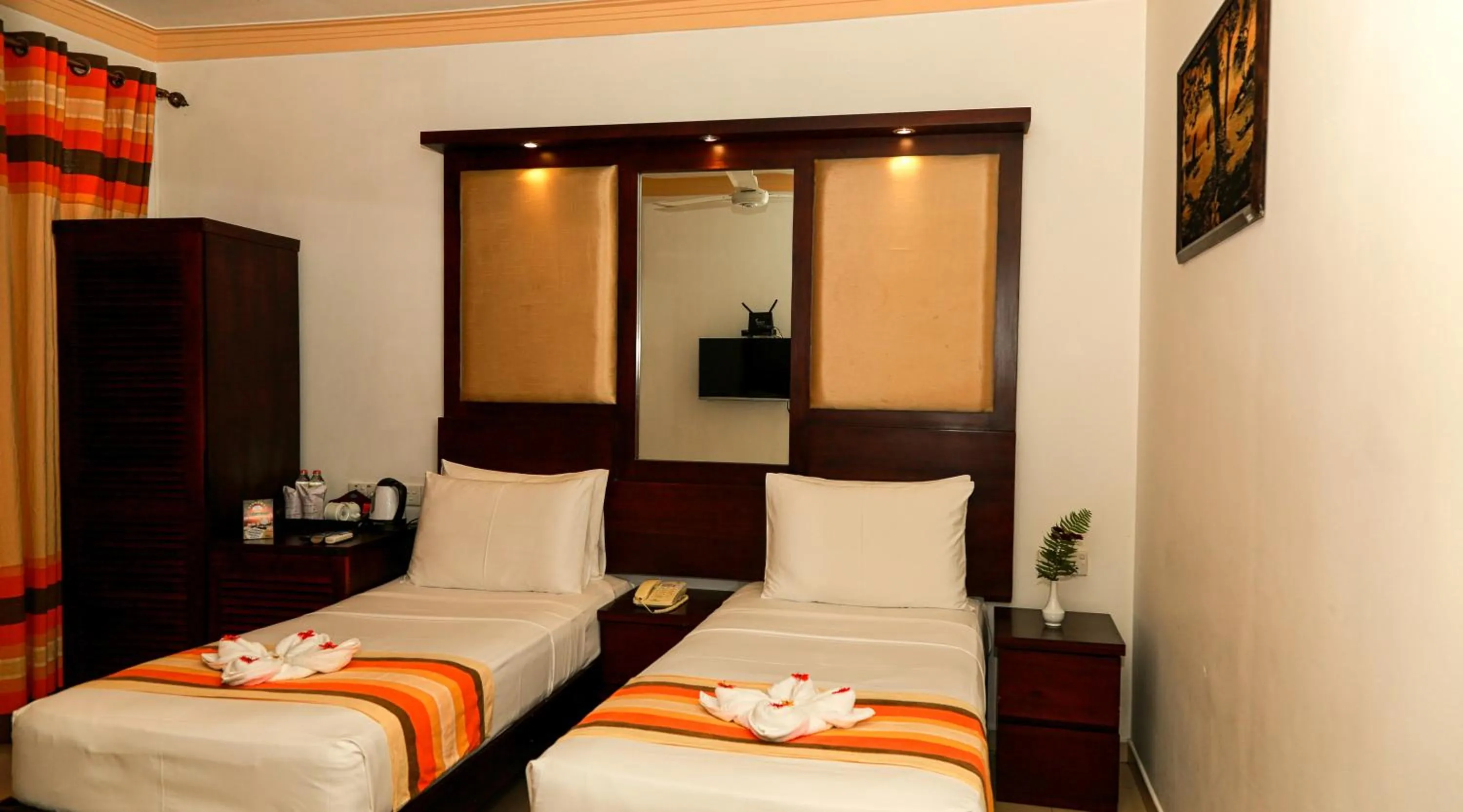 Photo of the whole room, Bed in Oak Ray Serene Garden Hotel