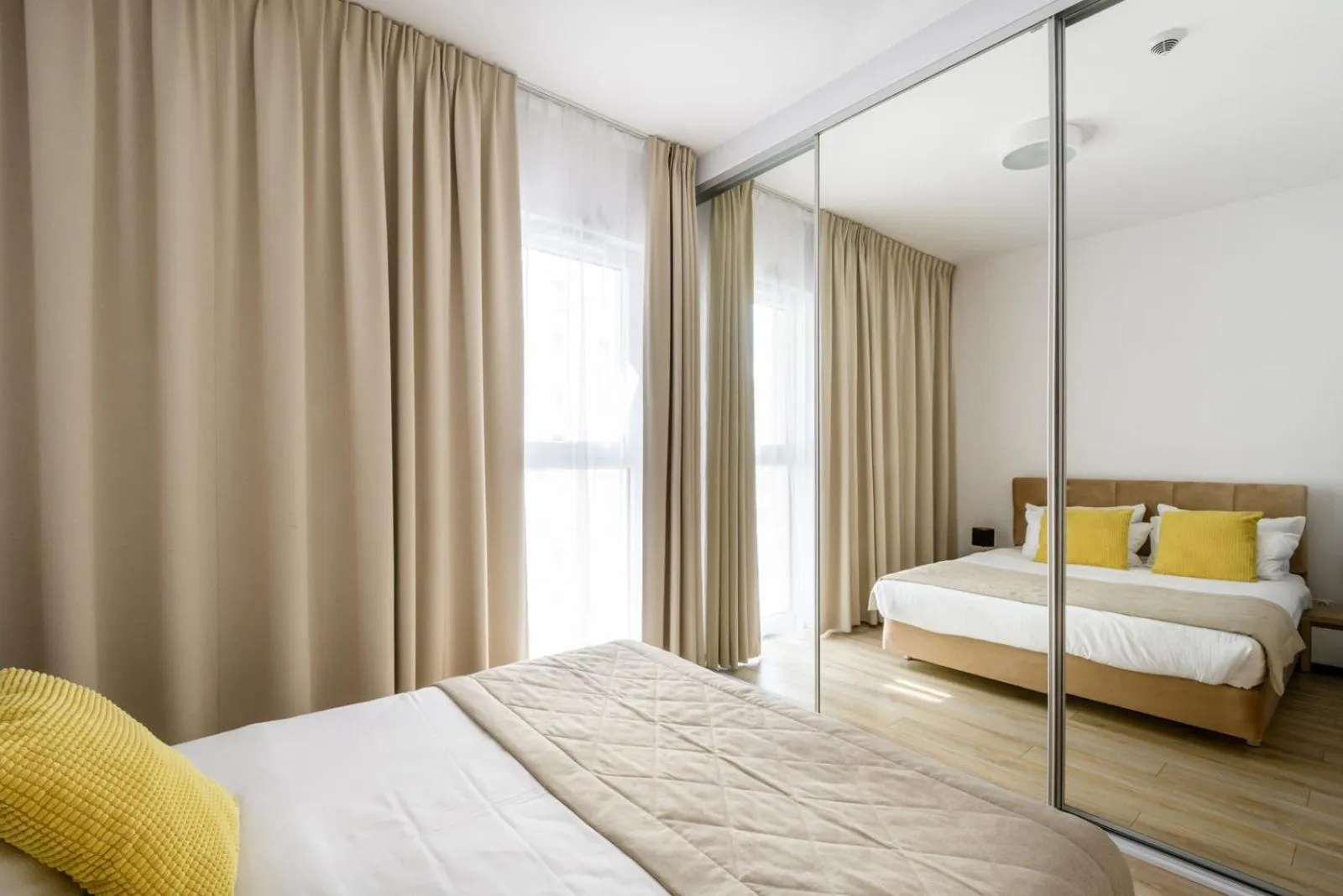 Bed in Varsovia Apartamenty Kasprzaka