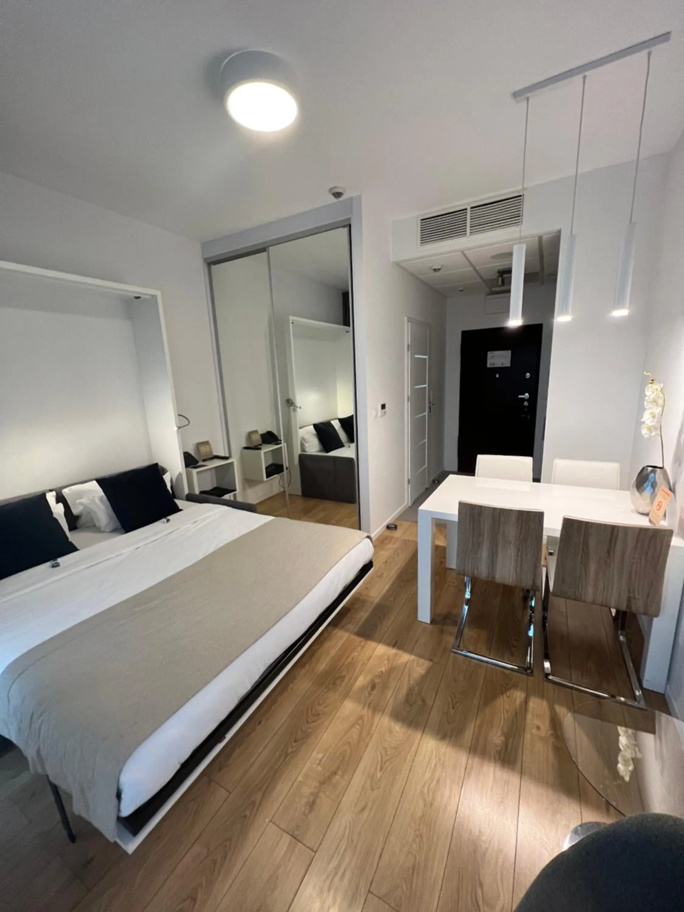 Bed in Varsovia Apartamenty Kasprzaka