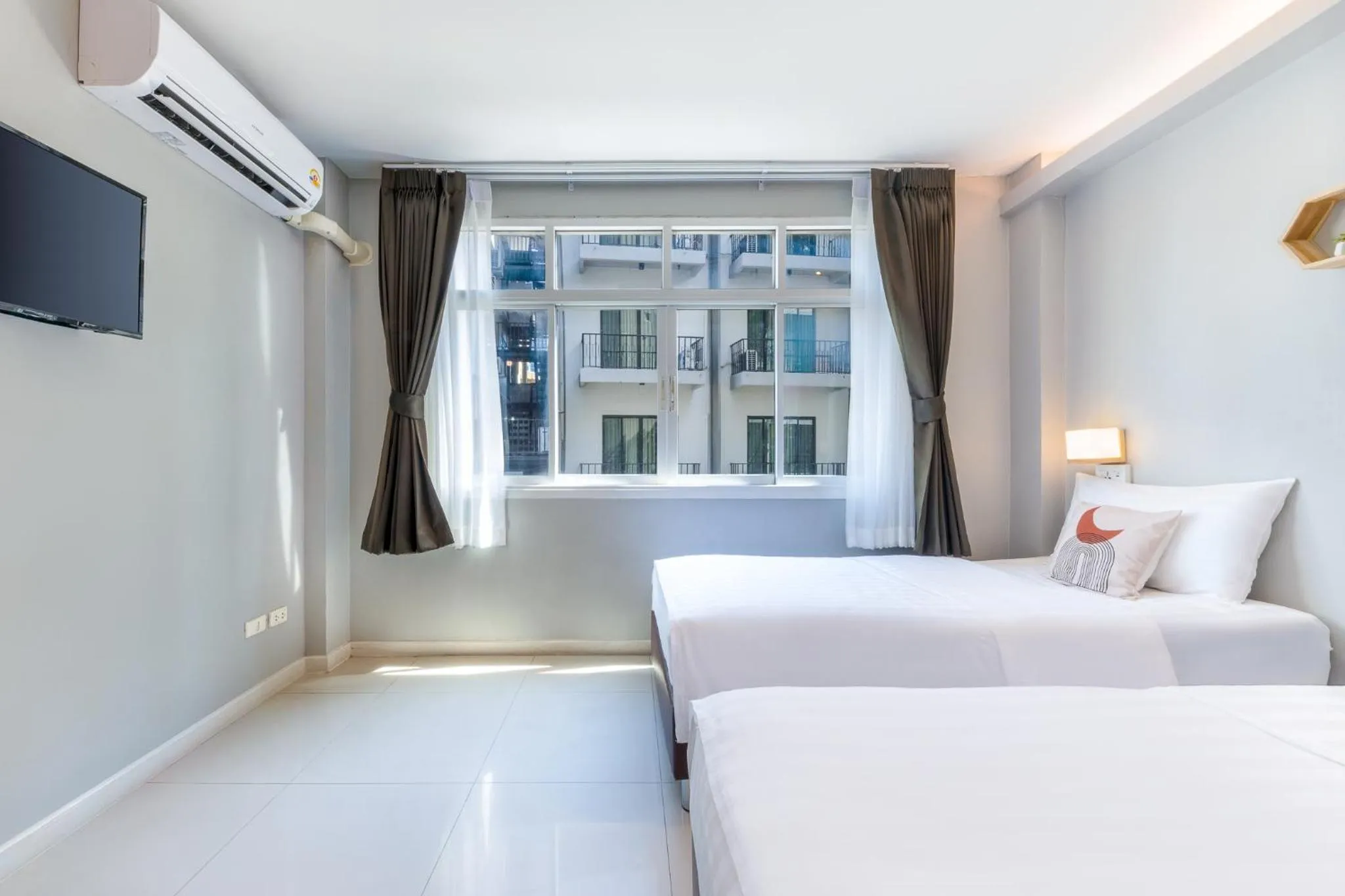 Bedroom, Bed in At Hua Lamphong Hotel