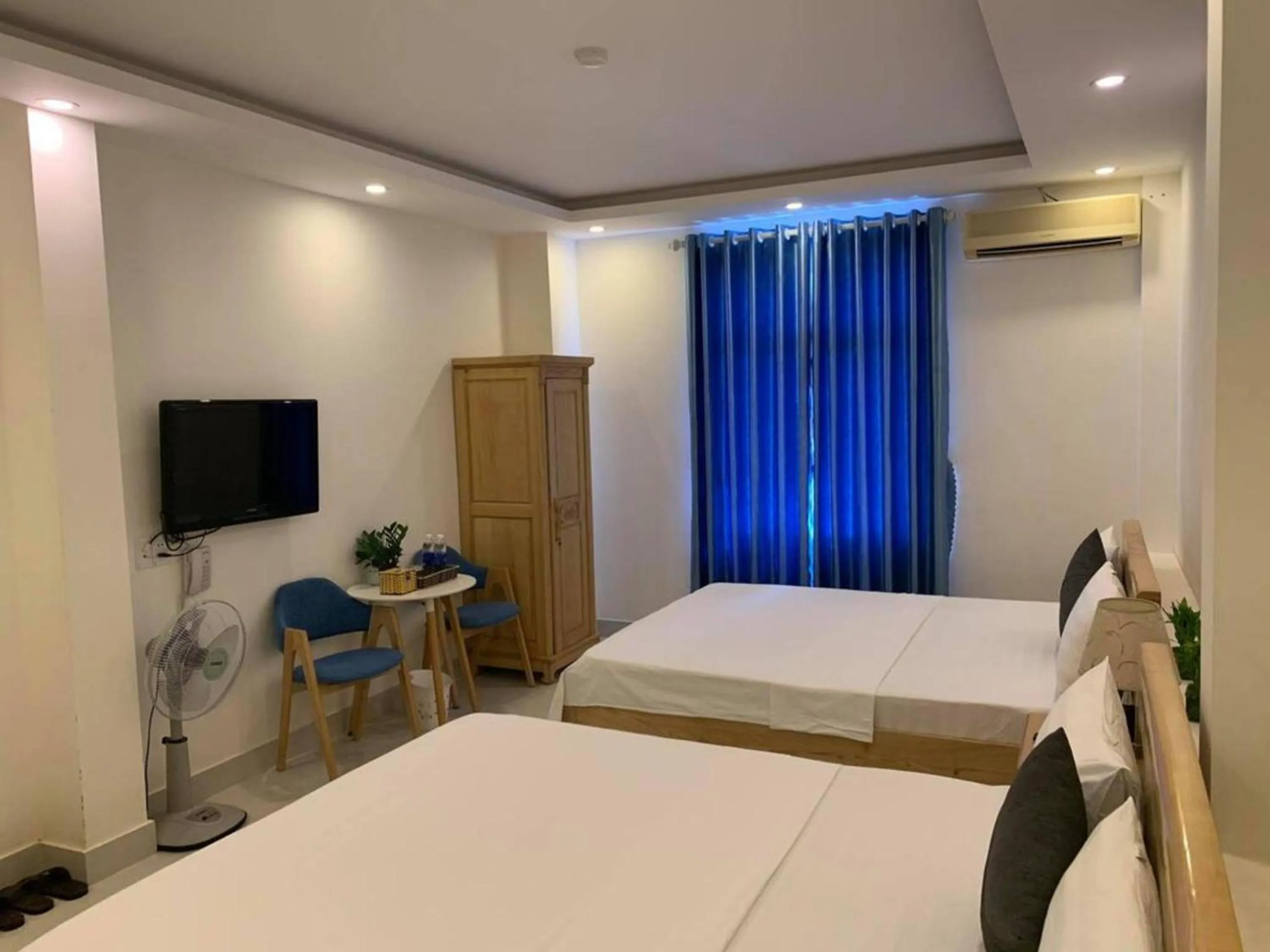 TV and multimedia, Bed in Tuấn Anh 2 Hotel