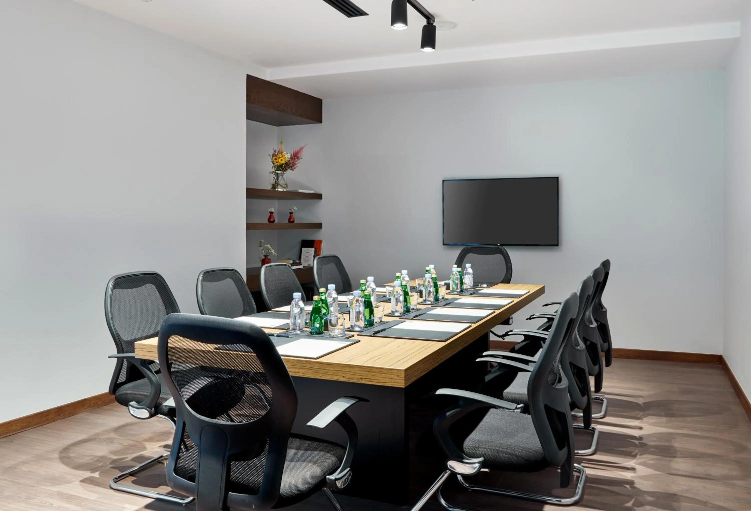 Meeting/conference room in Staybridge Suites - Doha Lusail by IHG