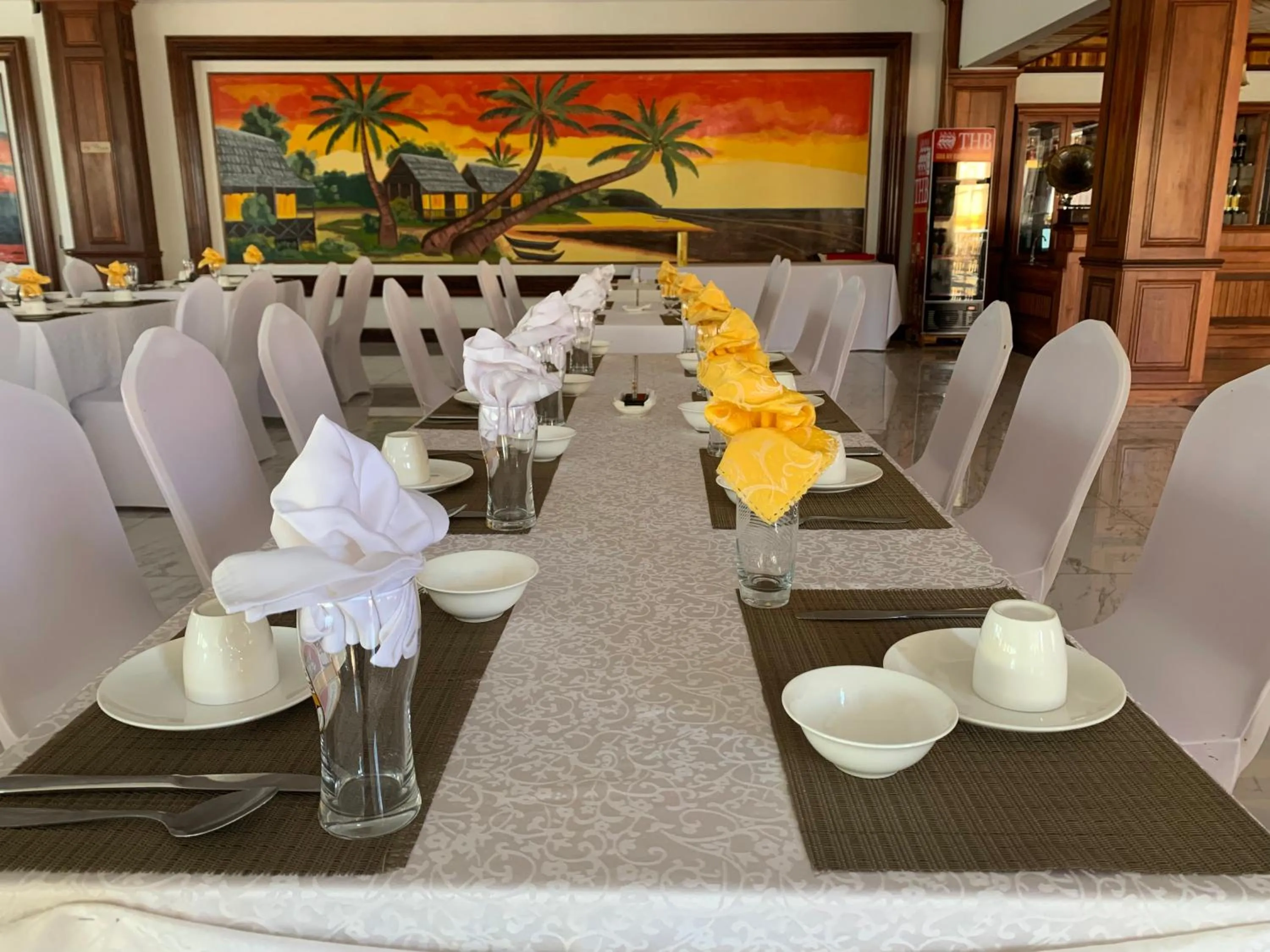 Restaurant/places to eat in Asia & Africa Hôtel