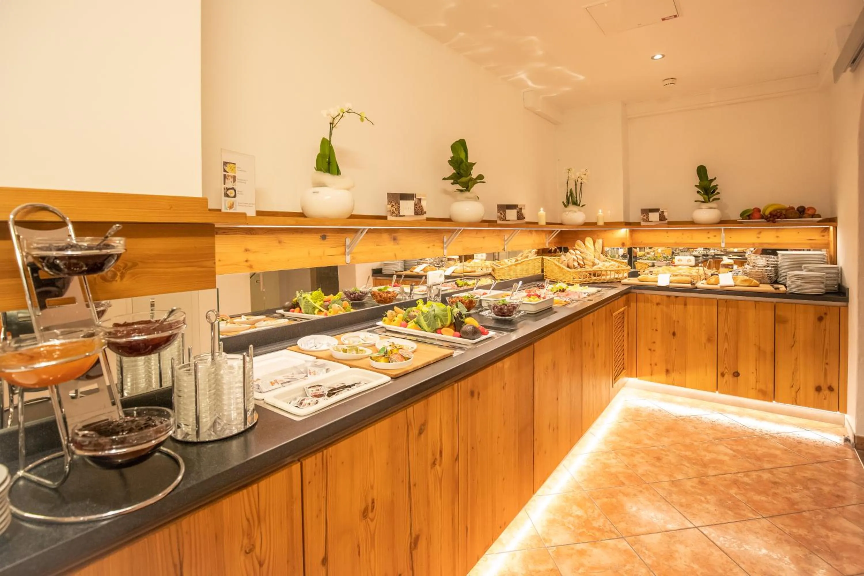 Breakfast in Hotel Restaurant Häupl