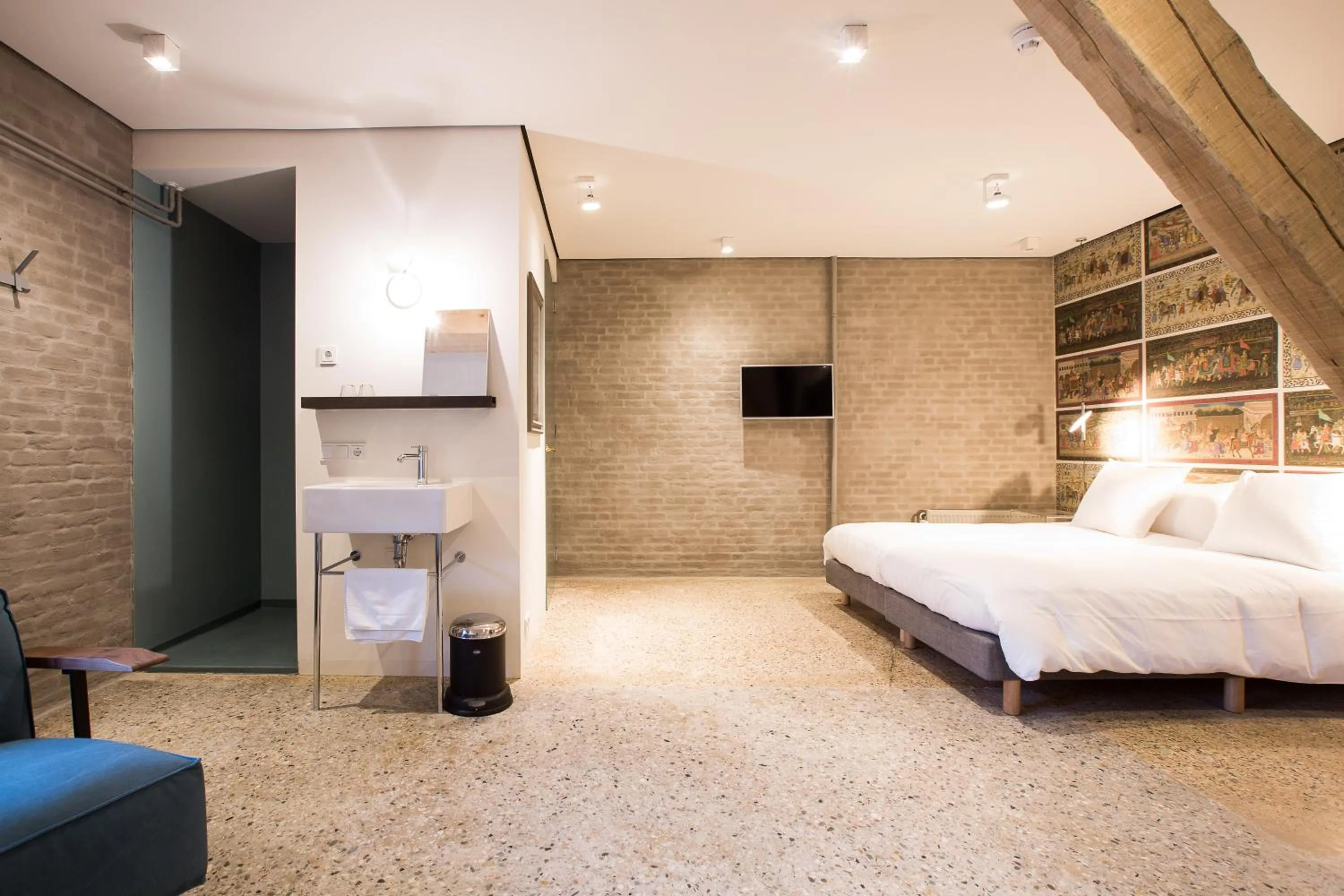 Photo of the whole room, Bed in Hotel Napoleonschuur