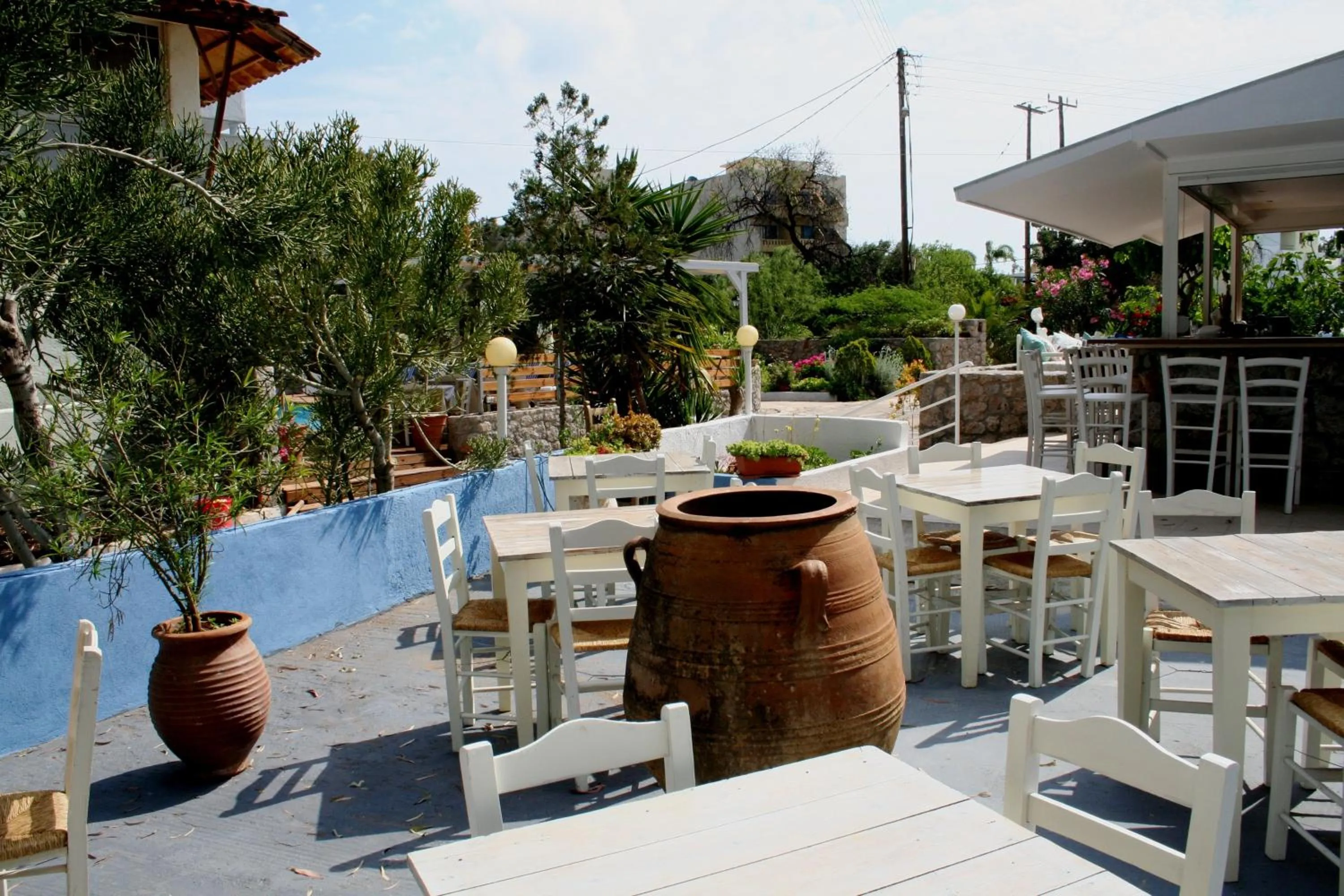 Area and facilities, Restaurant/Places to Eat in Naiades Almiros Hotel