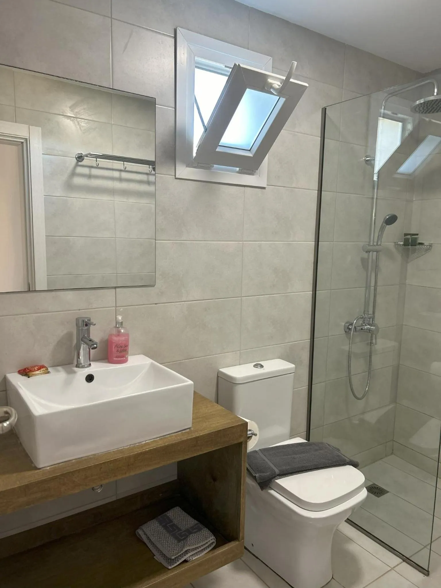 Bathroom in Naiades Almiros Hotel