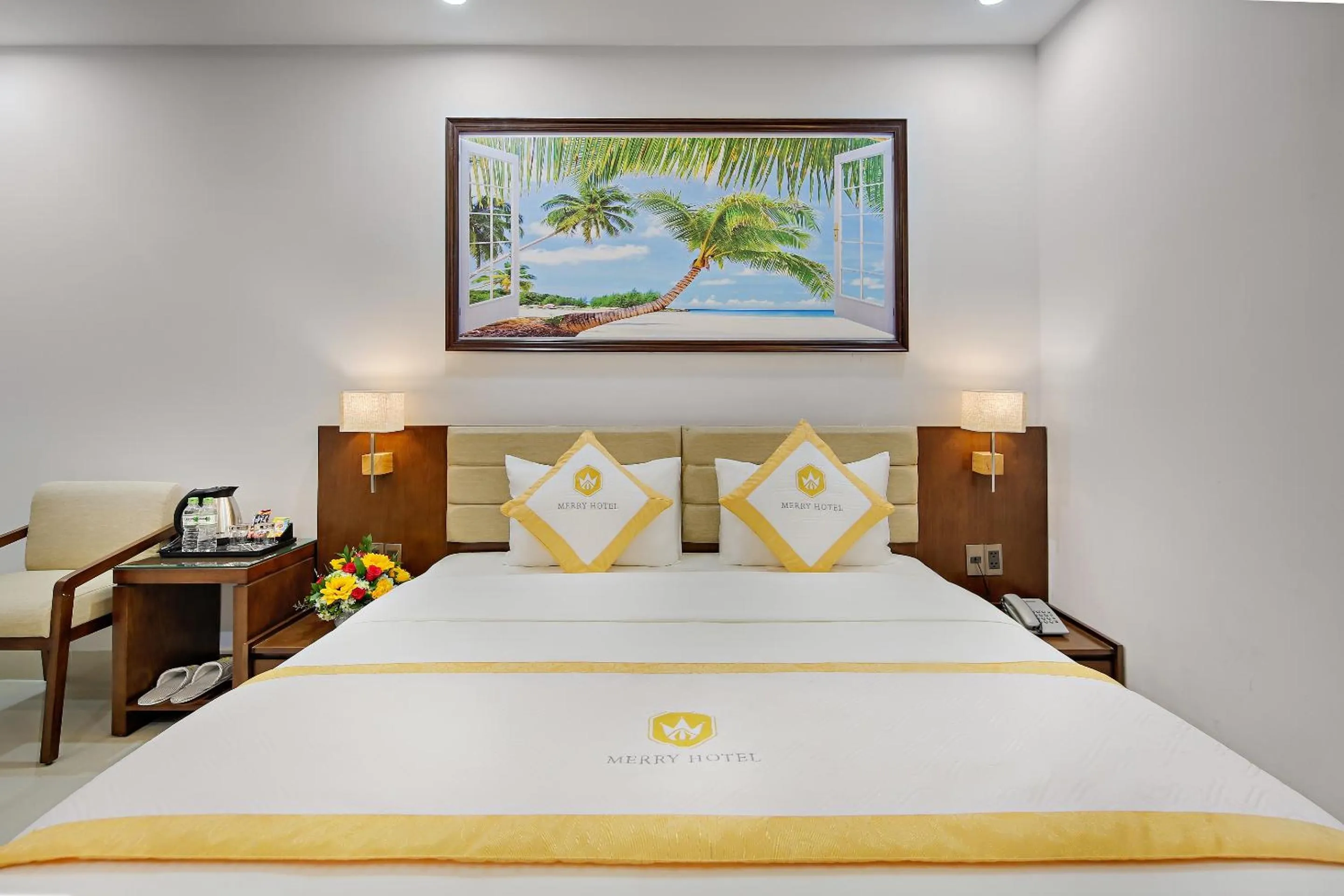 Bedroom, Bed in Merry Hotel