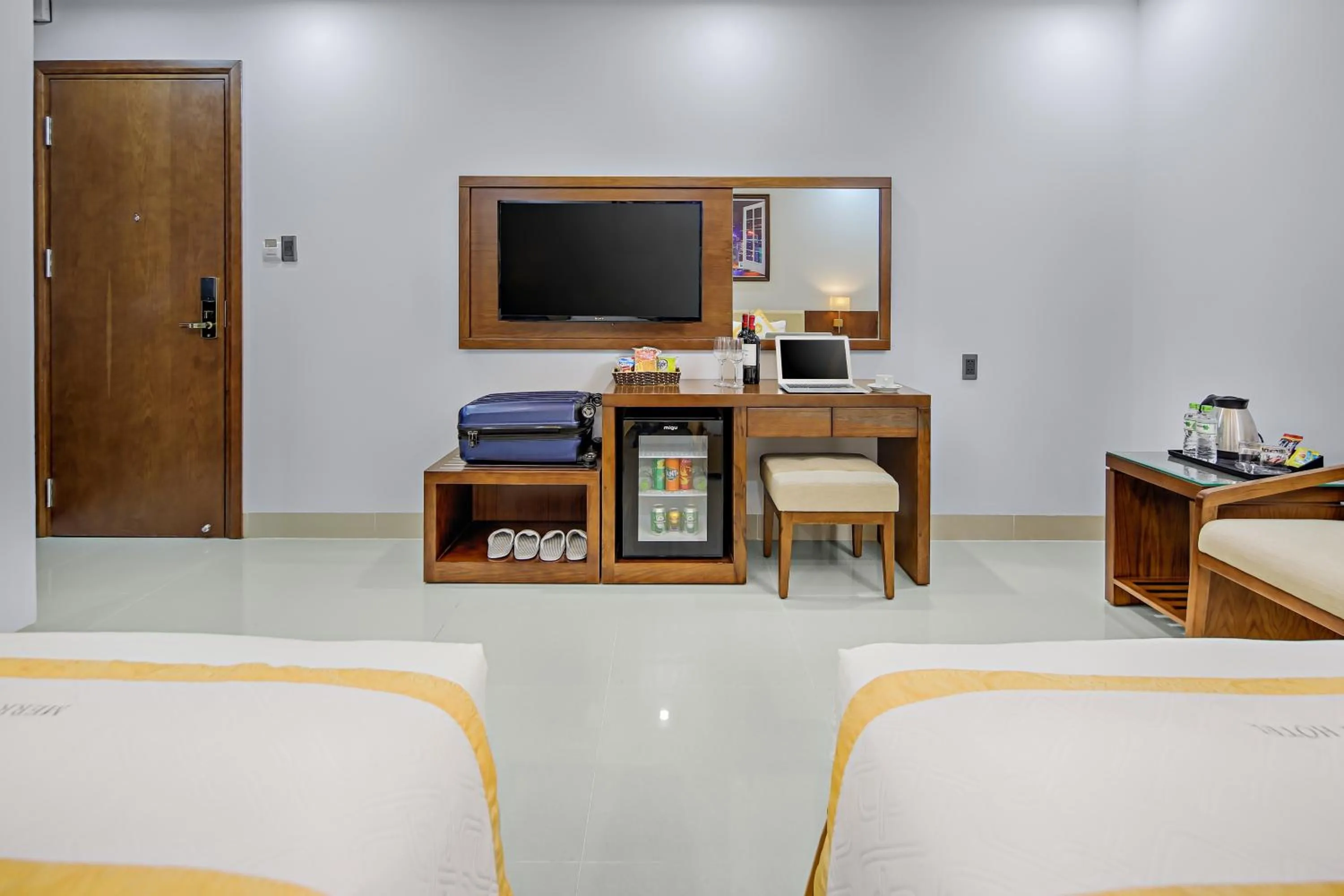 Bedroom, Bed in Merry Hotel